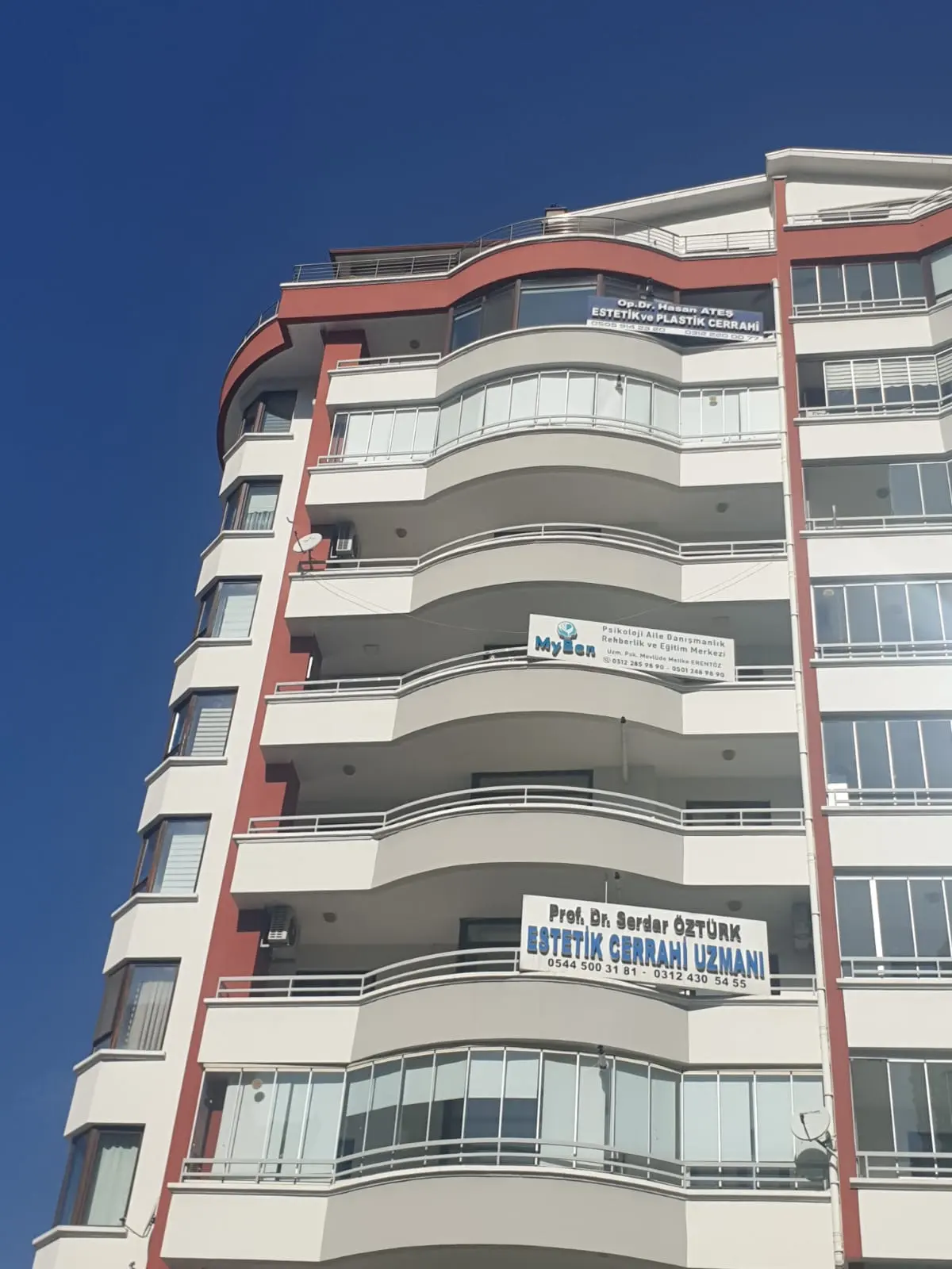 Von der Klinik bereitgestelltes Foto von Dr. Hasan Ateş