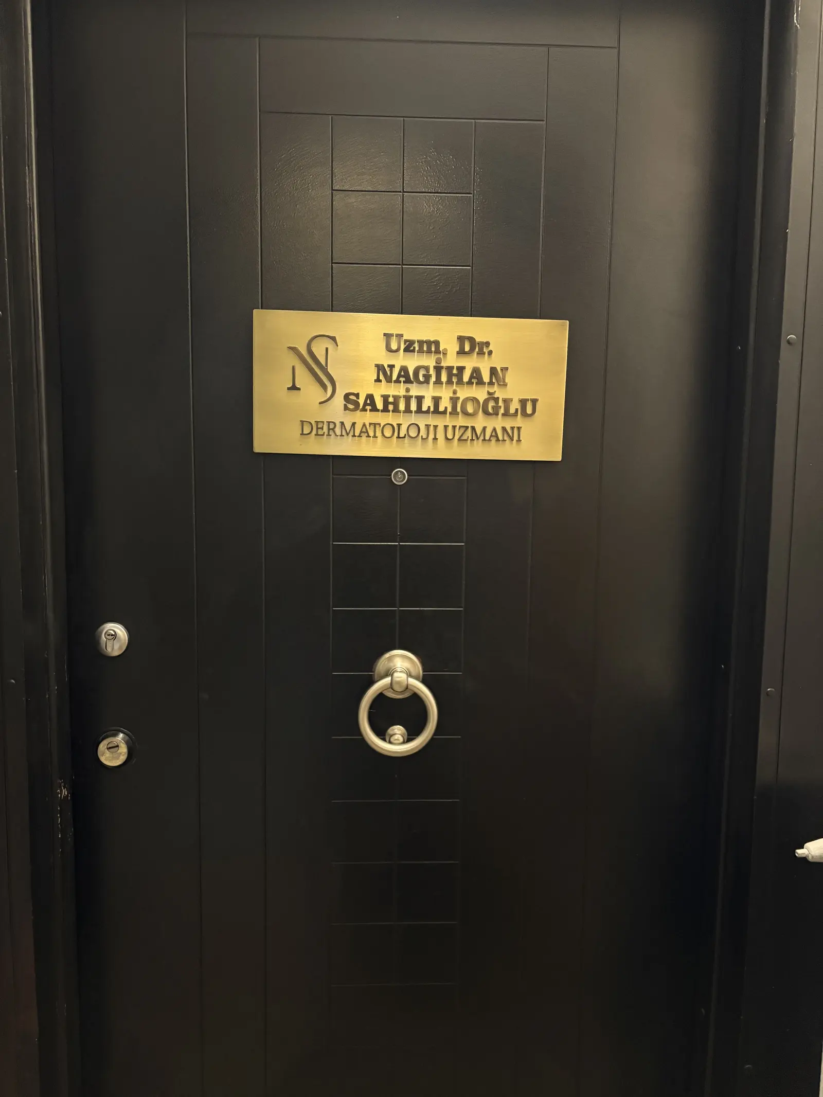 Clinic-provided photograph of Dr Nagihan Sahillioğlu (Tarıkci)