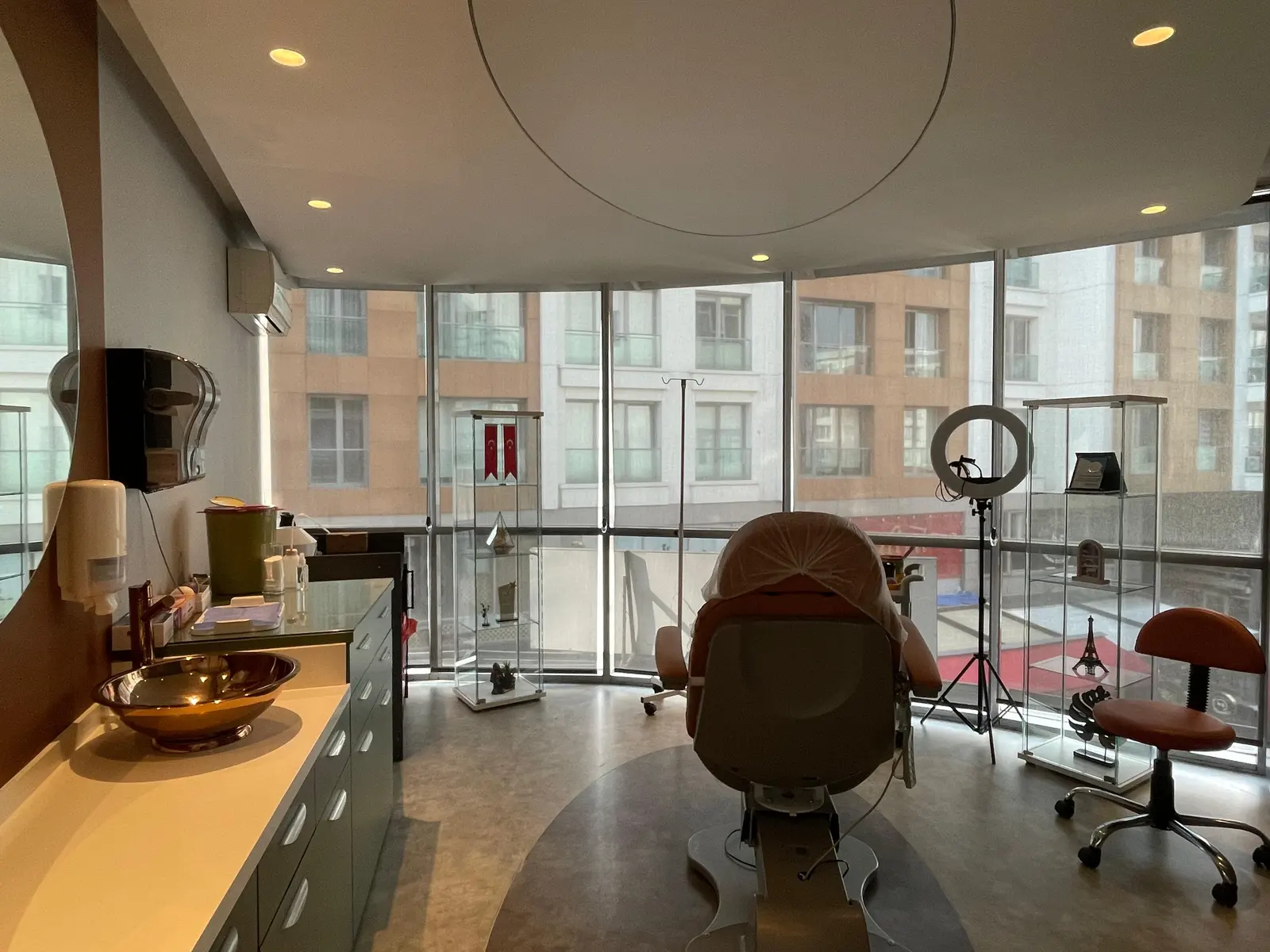 Clinic-provided photograph of Dr Burhanettin Şahin