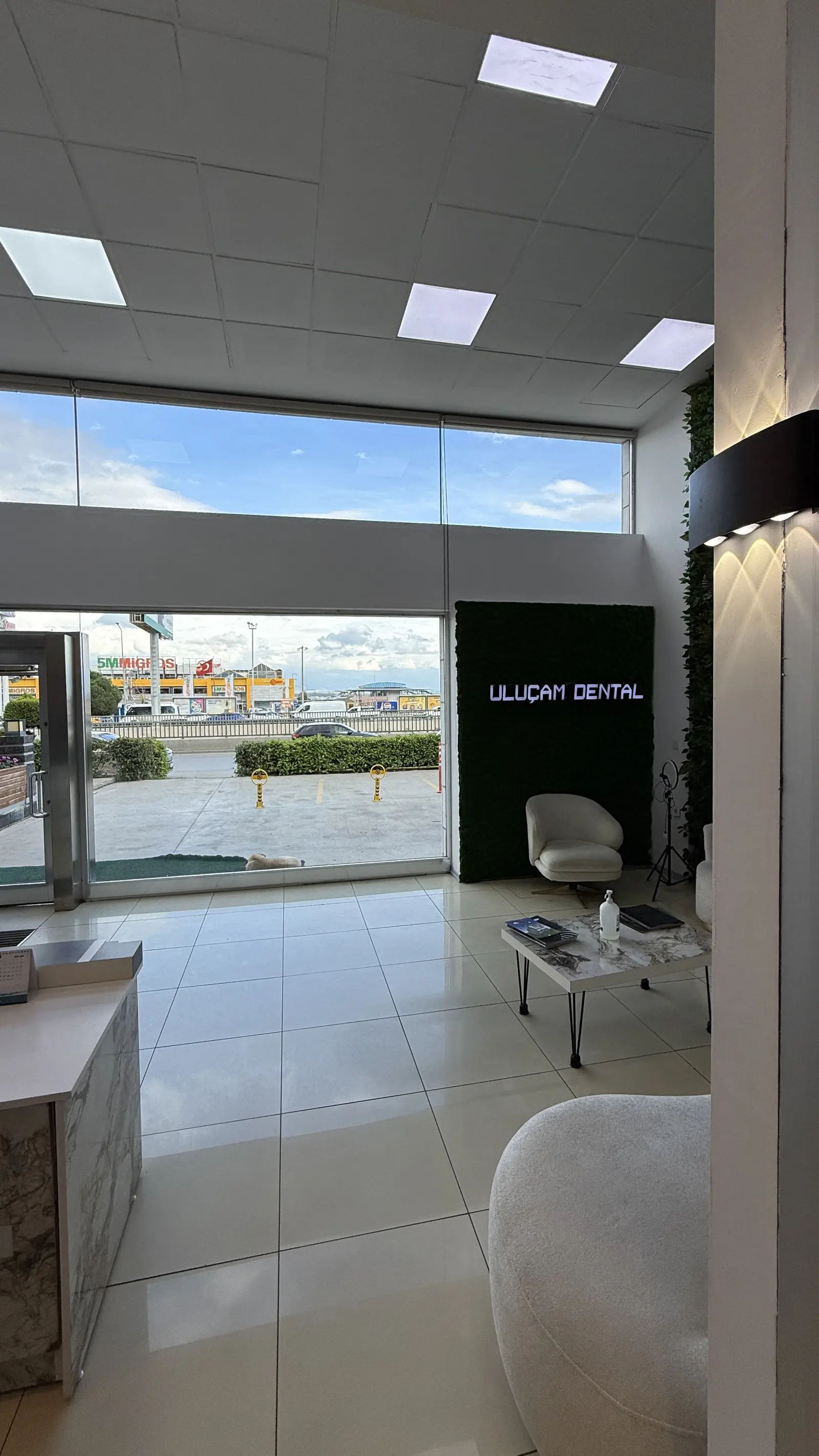 Von der Klinik bereitgestelltes Foto von Uluçam Zahnklinik