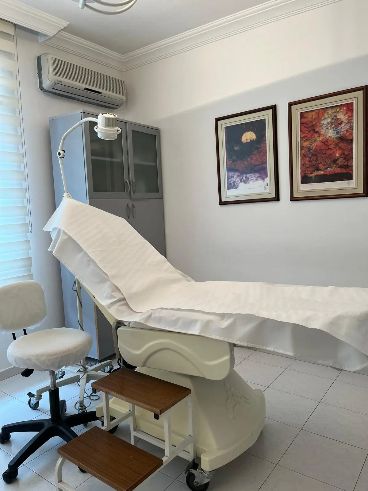 Clinic-provided photograph of Prof. Dr Mustafa Şengezer
