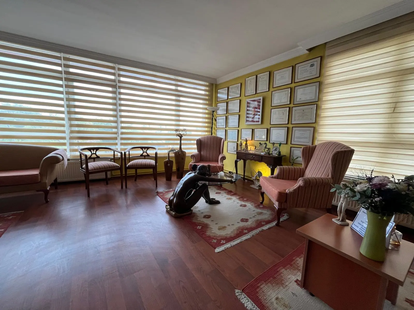 Clinic-provided photograph of Prof. Dr Mustafa Şengezer