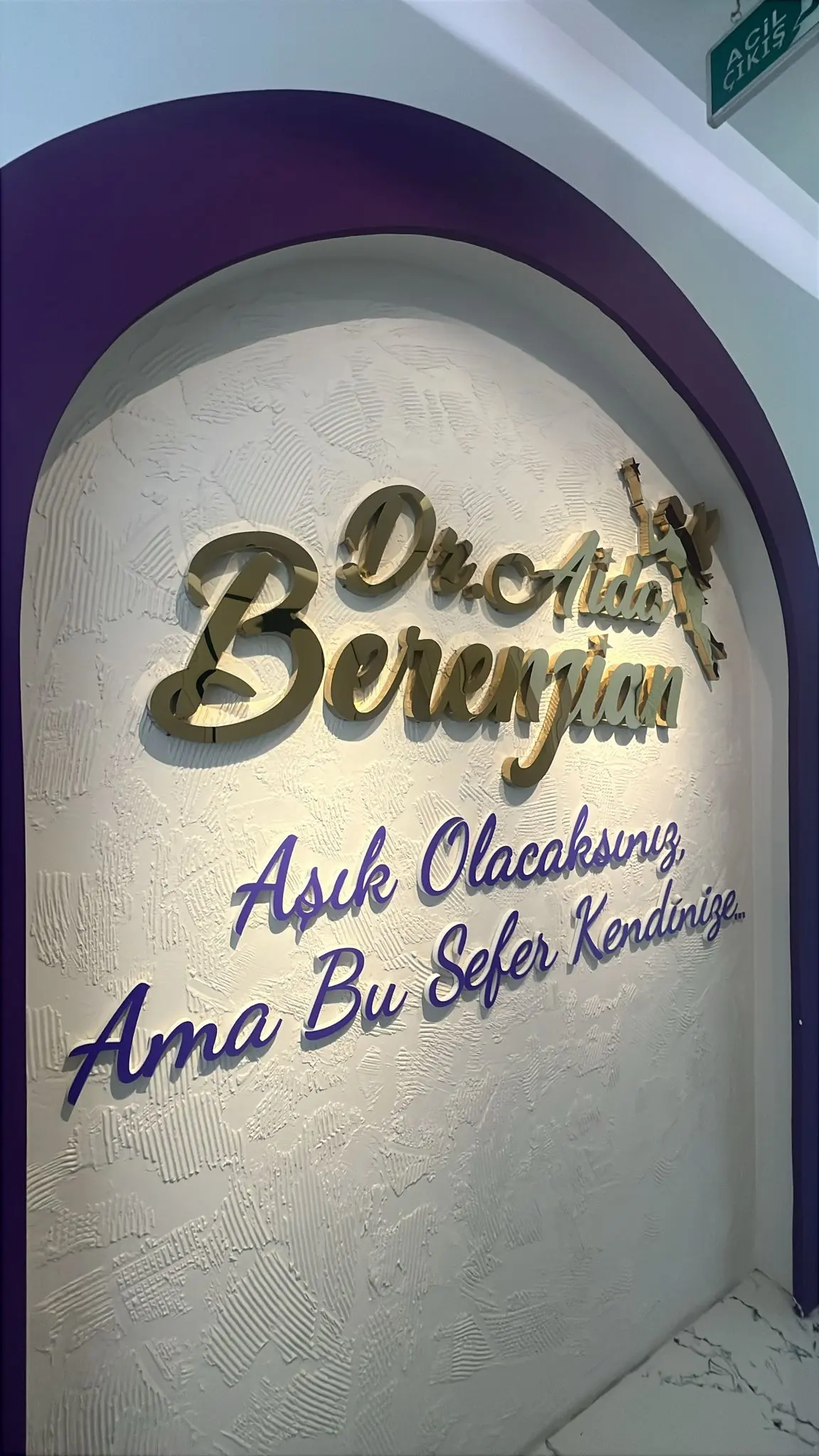 Von der Klinik bereitgestelltes Foto von Dr. Aida Berenjian