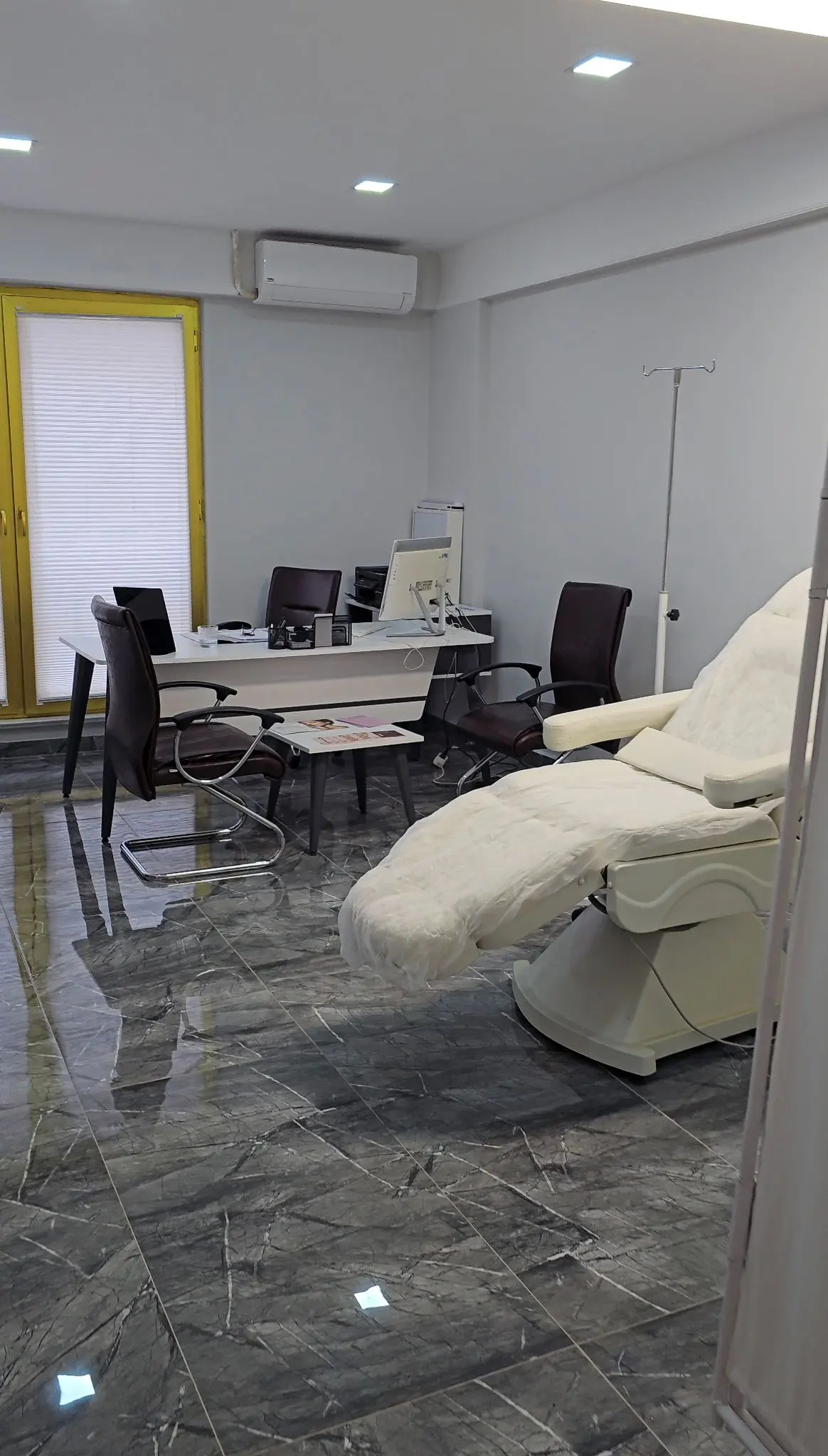Clinic-provided photograph of Dr Zeynep Pehlivan Barutçu