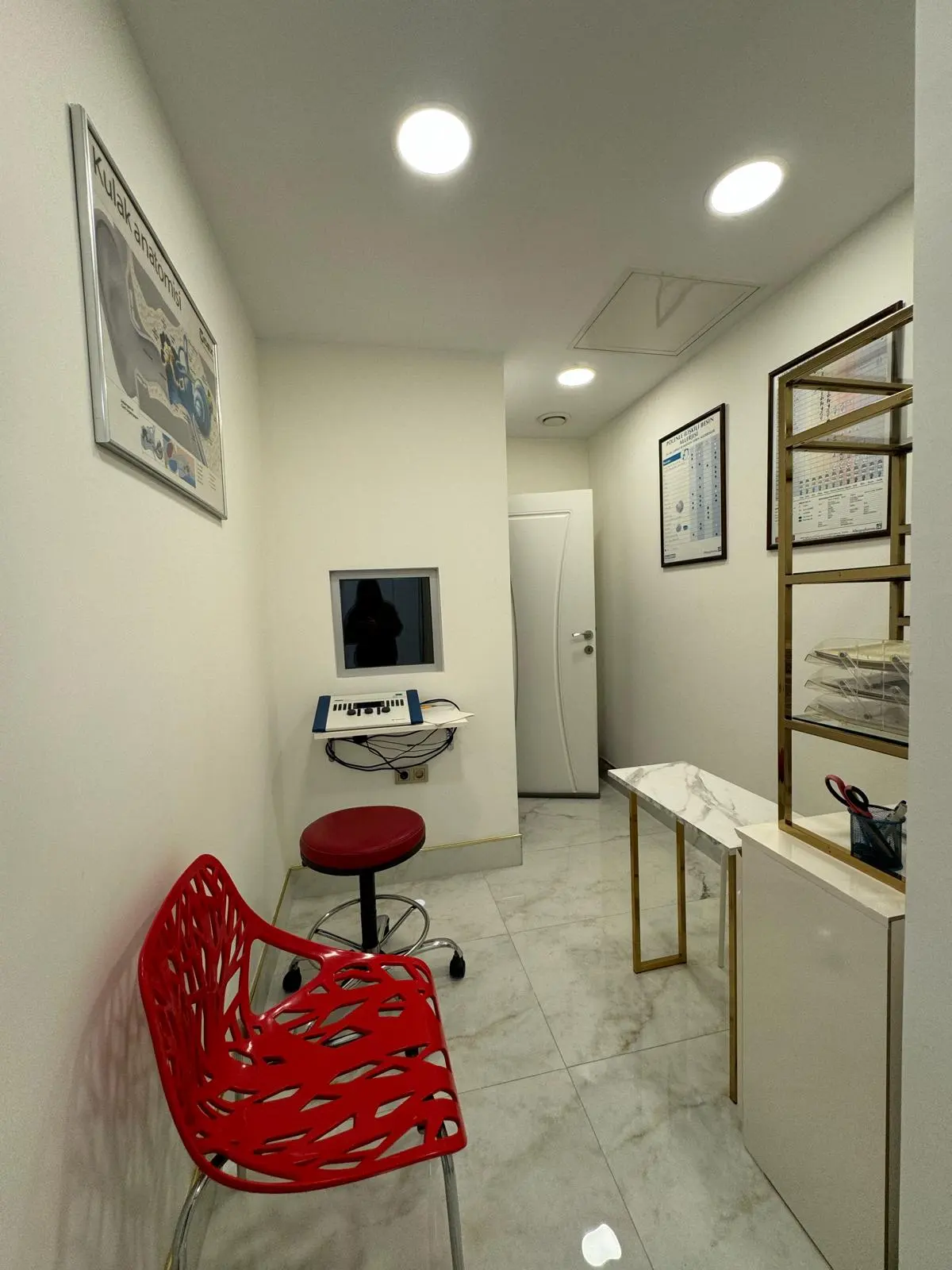 Clinic-provided photograph of Dr Nuran Kalekoğlu Erkalp