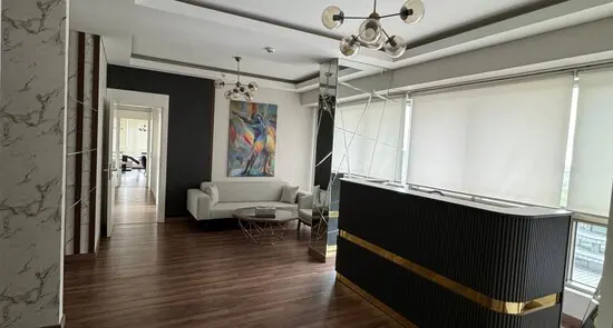 Clinic-provided photograph of Dr Erhan Güneri