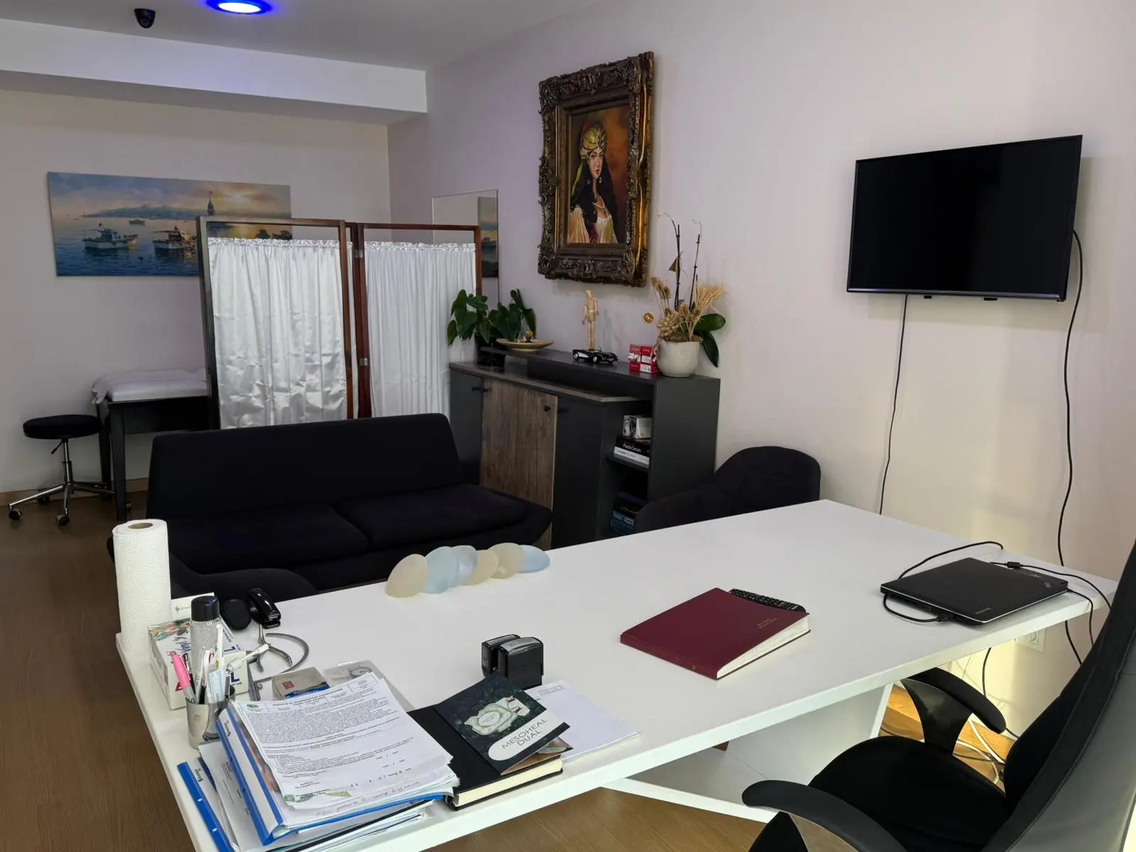 Clinic-provided photograph of Prof. Dr Bekir Atik