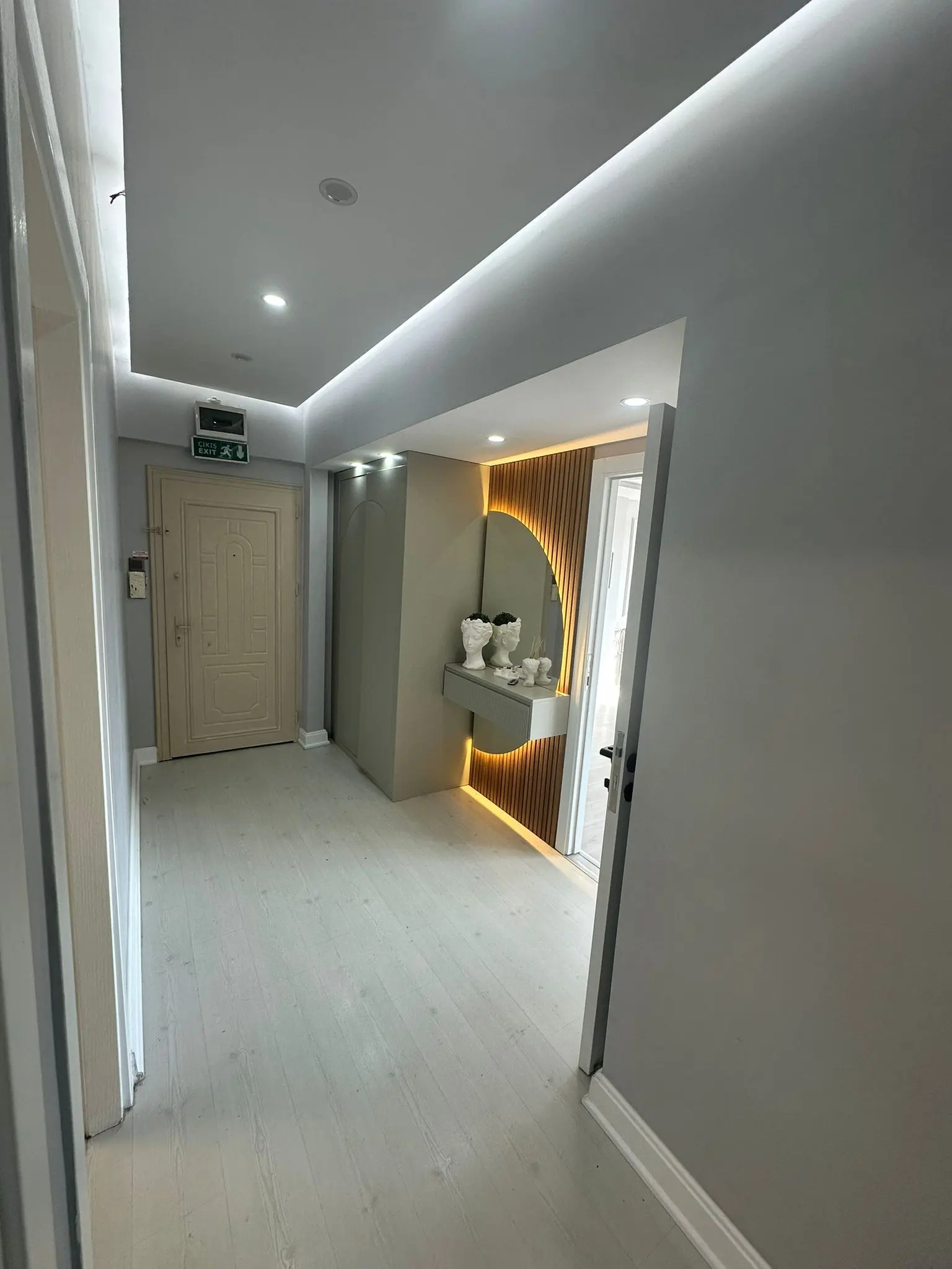 Clinic-provided photograph of Dr Mehmet Salih Aygül