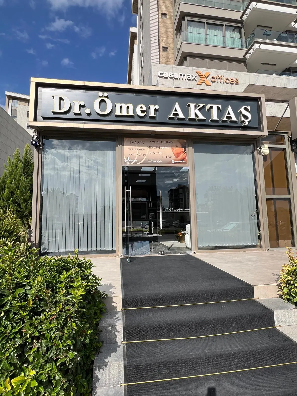 Clinic-provided photograph of Dr Ömer Aktaş