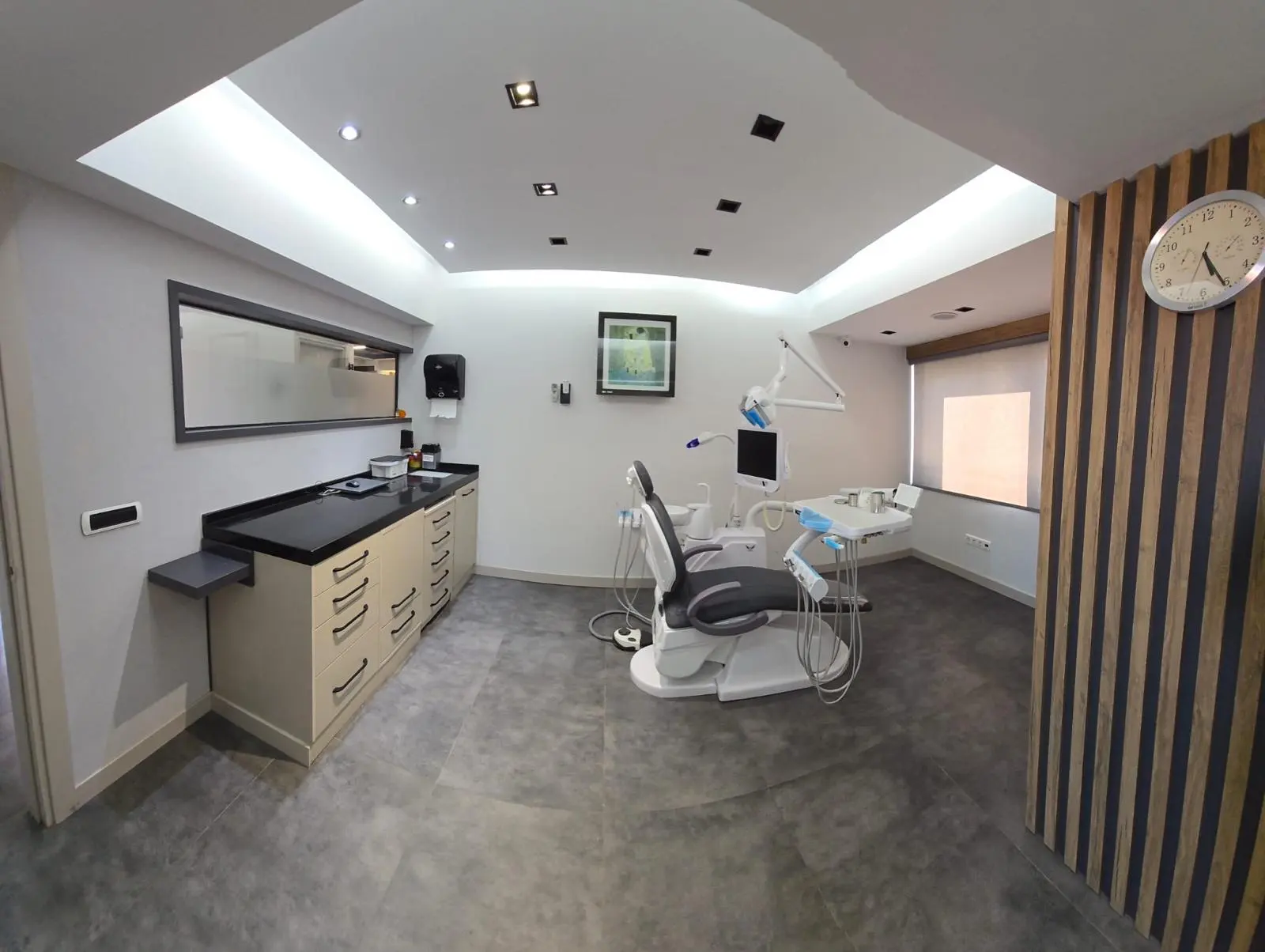 Clinic-provided photograph of Dr Fethi Bayar