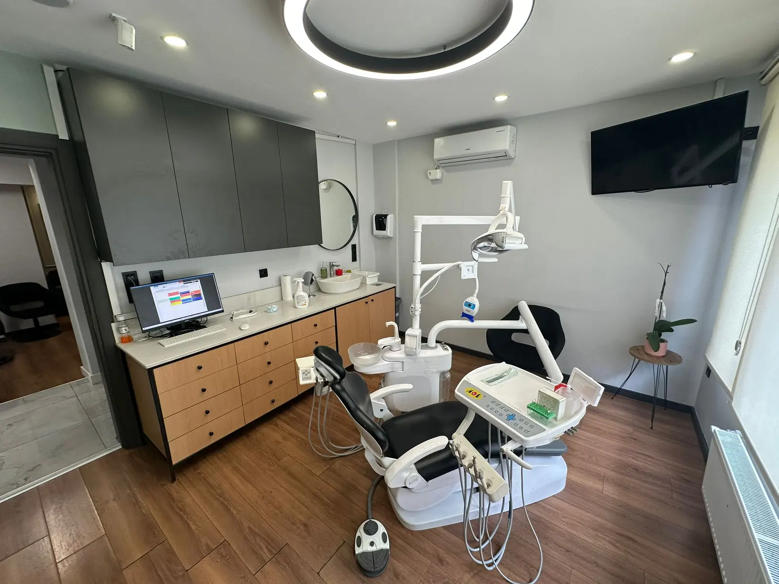 Clinic-provided photograph of Dr Yunus Emre Yavuz