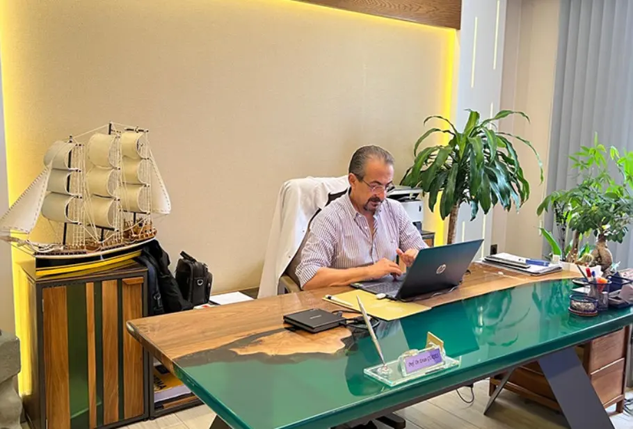 Clinic-provided photograph of Prof. Dr Ercan Lütfi Gürses