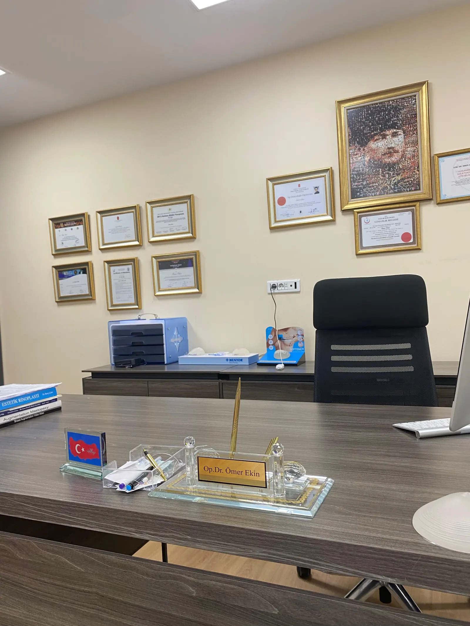 Clinic-provided photograph of Dr Ömer Ekin