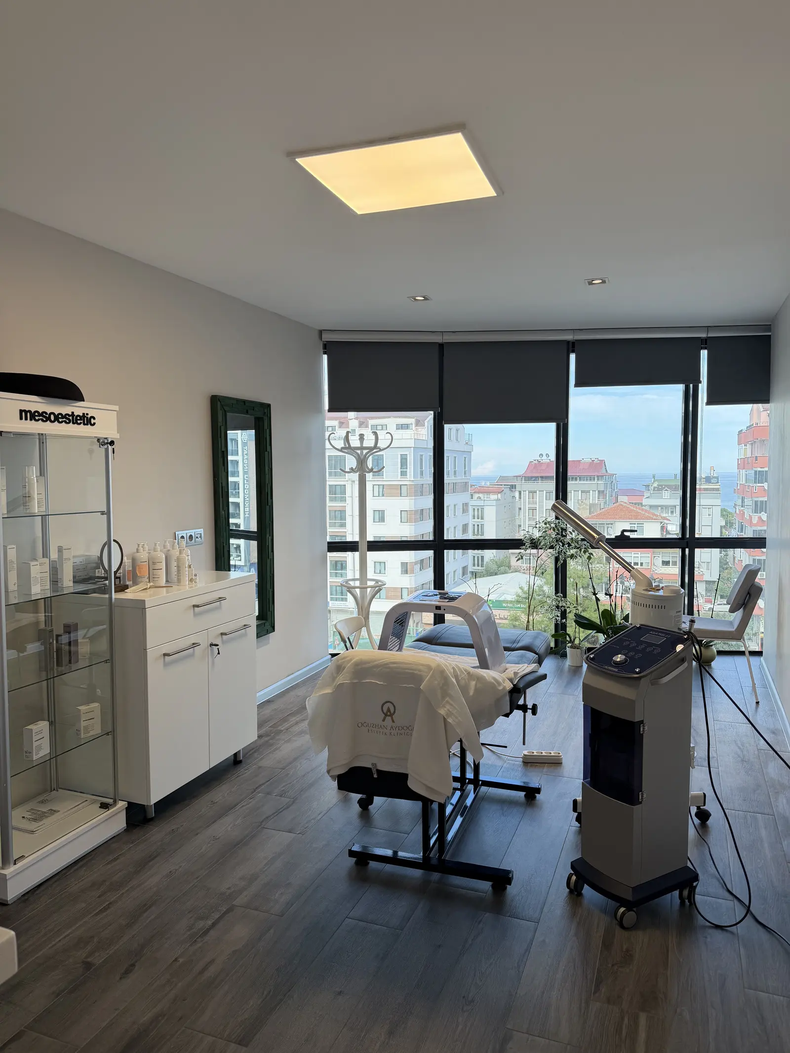 Clinic-provided photograph of Dr İlhami Oğuzhan Aydoğdu
