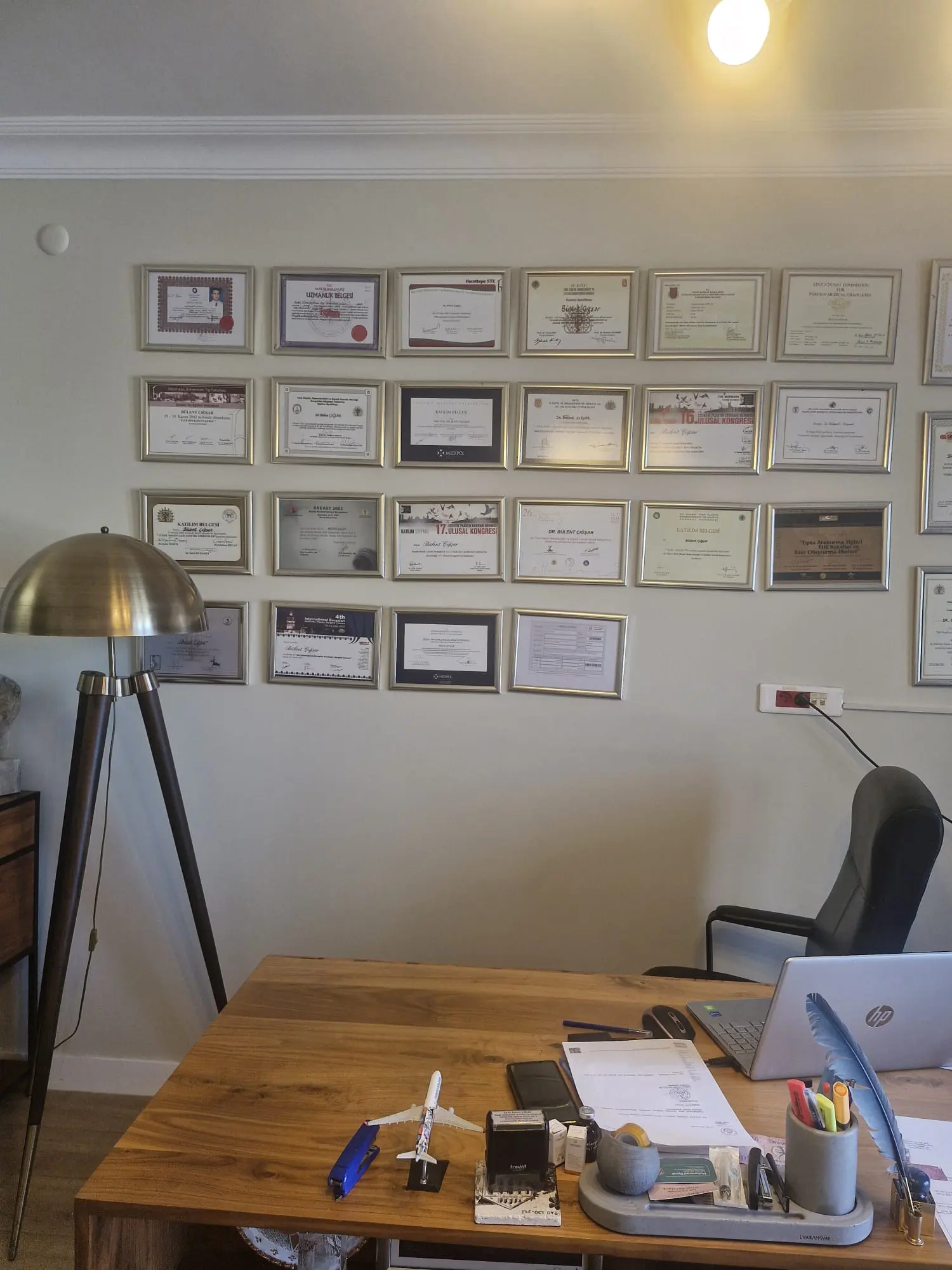 Clinic-provided photograph of Dr Bülent Çığşar
