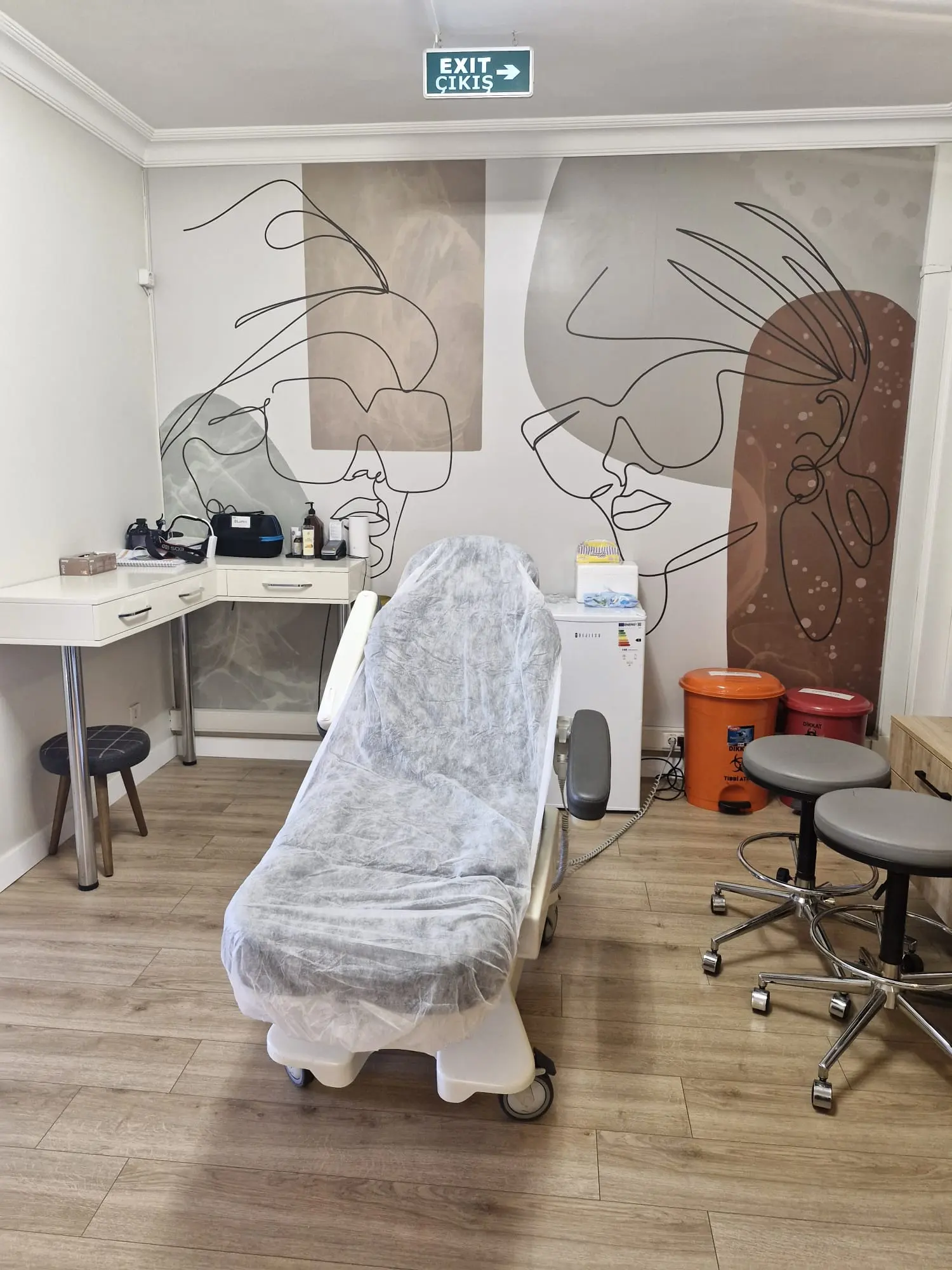Clinic-provided photograph of Dr Bülent Çığşar