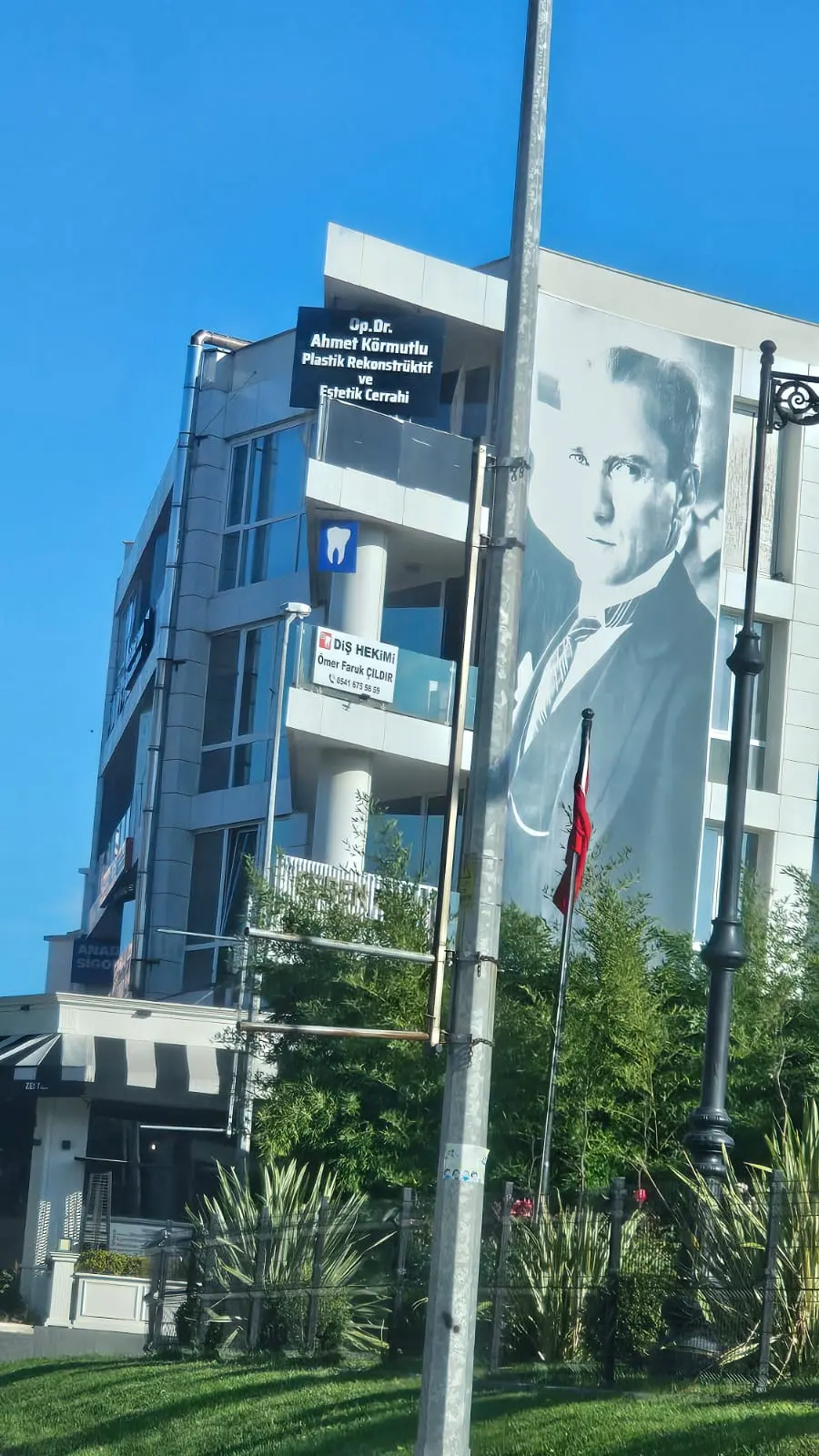 Clinic-provided photograph of Dr Ahmet Körmutlu