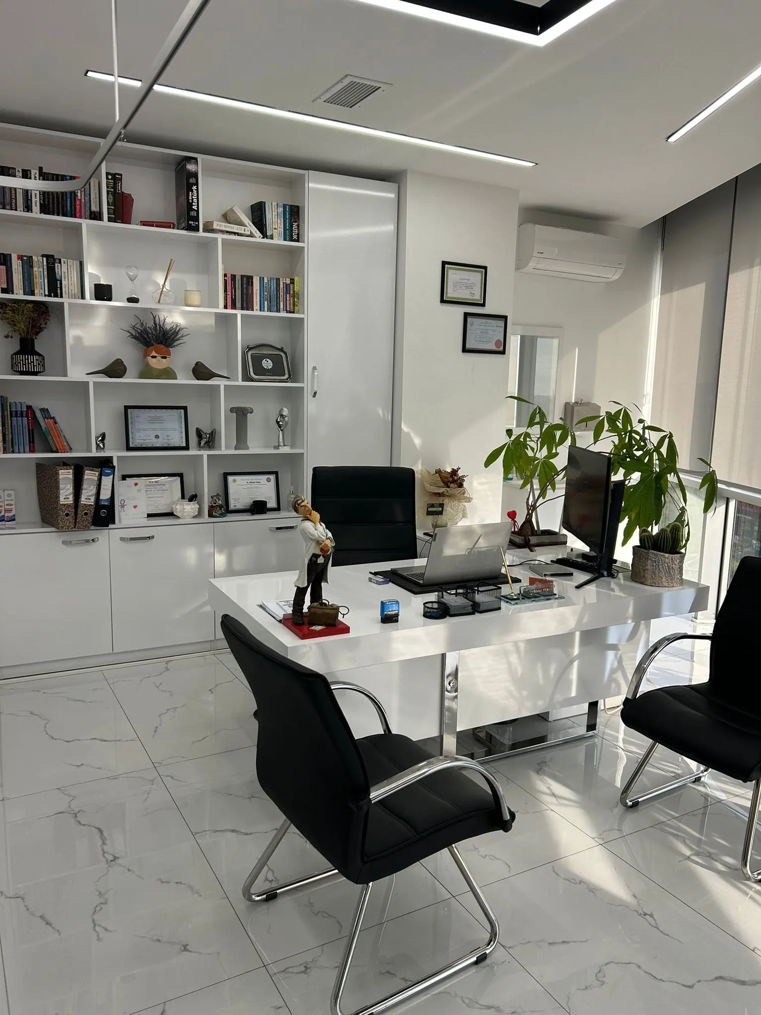 Clinic-provided photograph of Assoc. Prof. Dr Mehmet Yılmaz