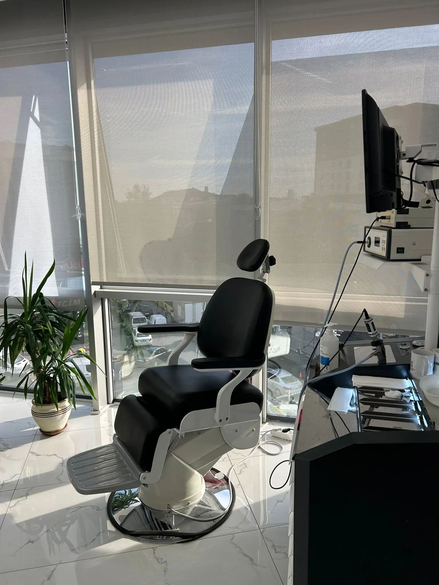 Clinic-provided photograph of Assoc. Prof. Dr Mehmet Yılmaz