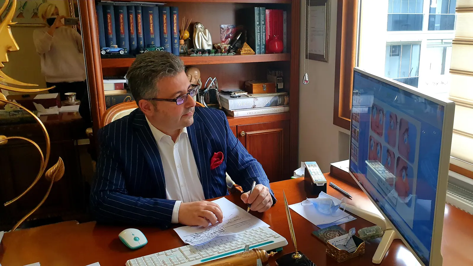 Clinic-provided photograph of Assoc. Prof. Dr Aret Çerçi Özkan