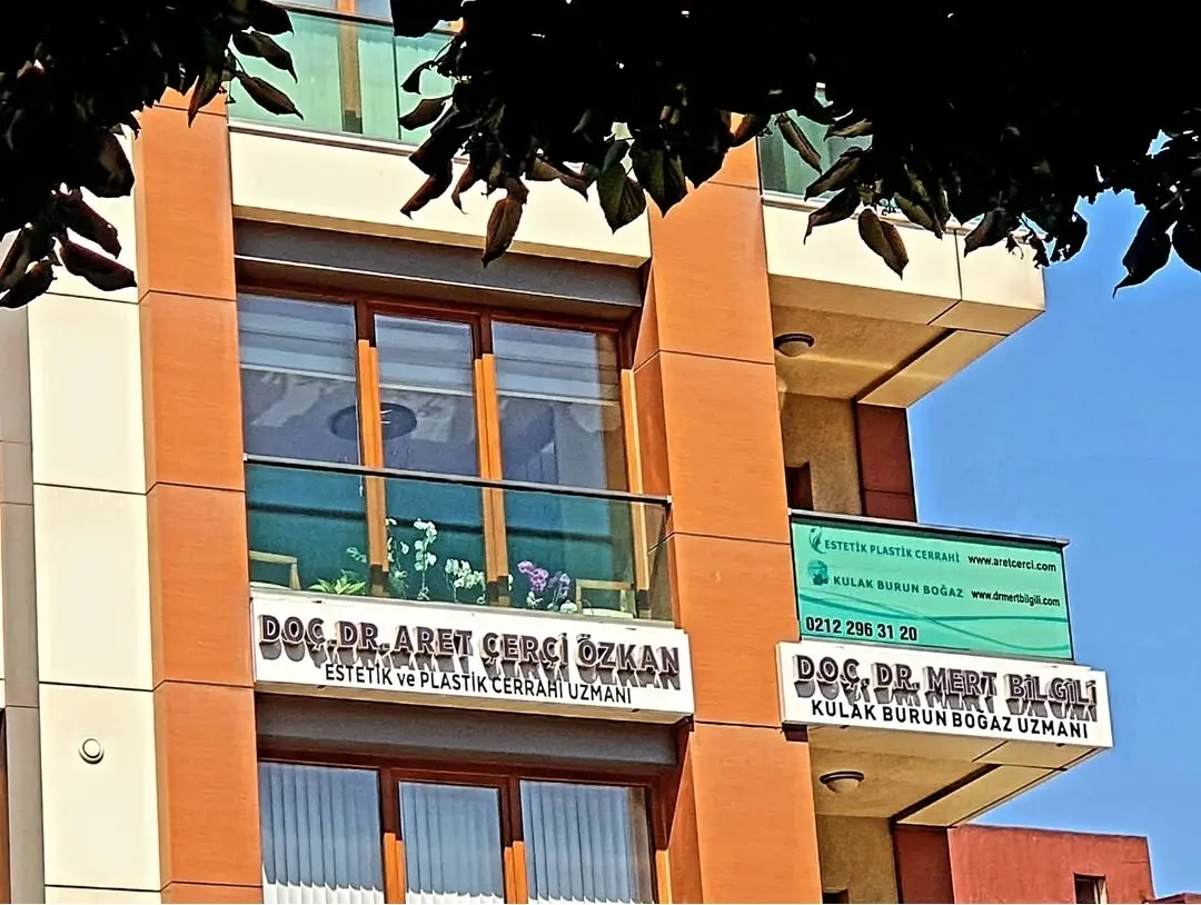 Clinic-provided photograph of Assoc. Prof. Dr Aret Çerçi Özkan