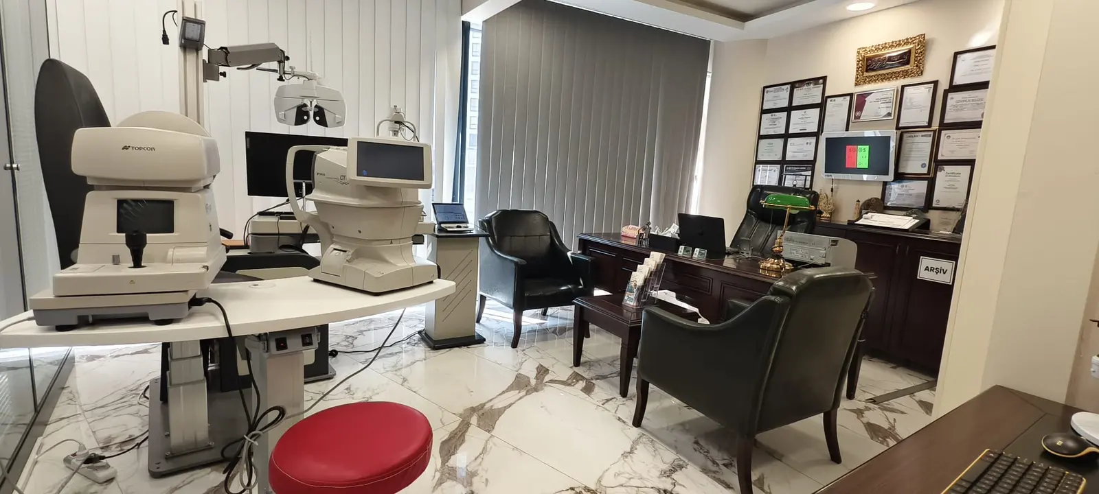 Clinic-provided photograph of Dr İlker Yalçın