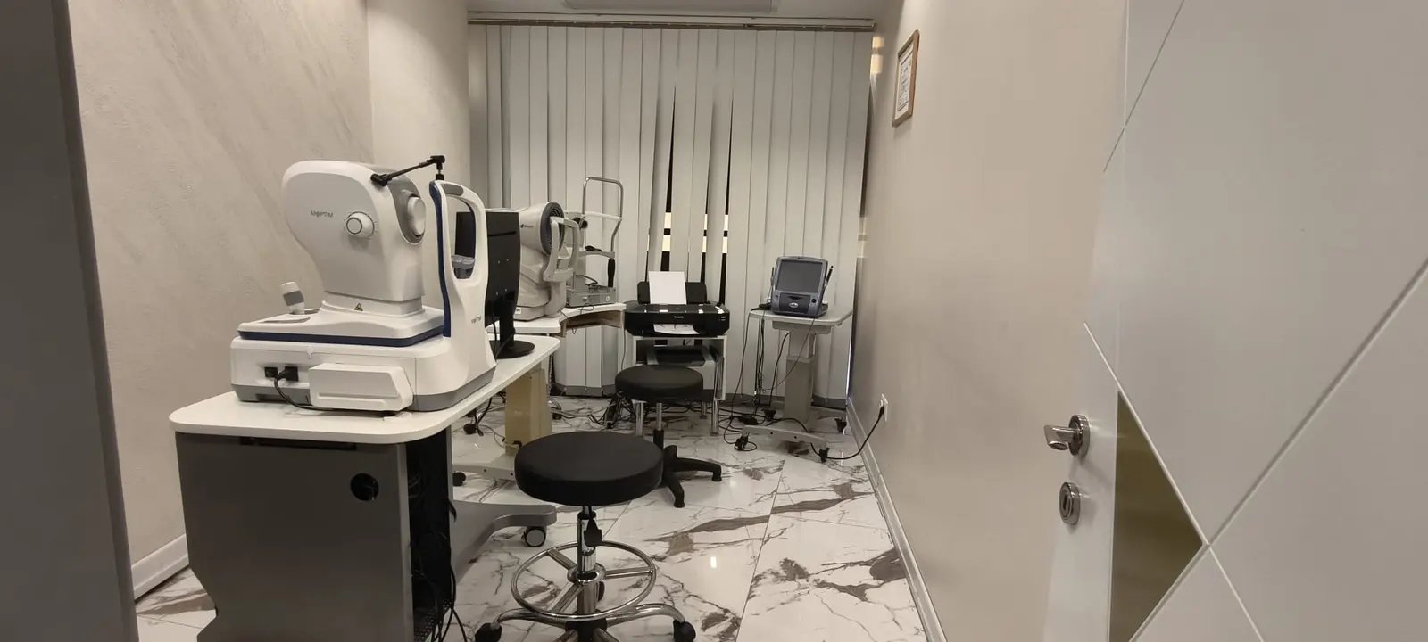 Clinic-provided photograph of Dr İlker Yalçın