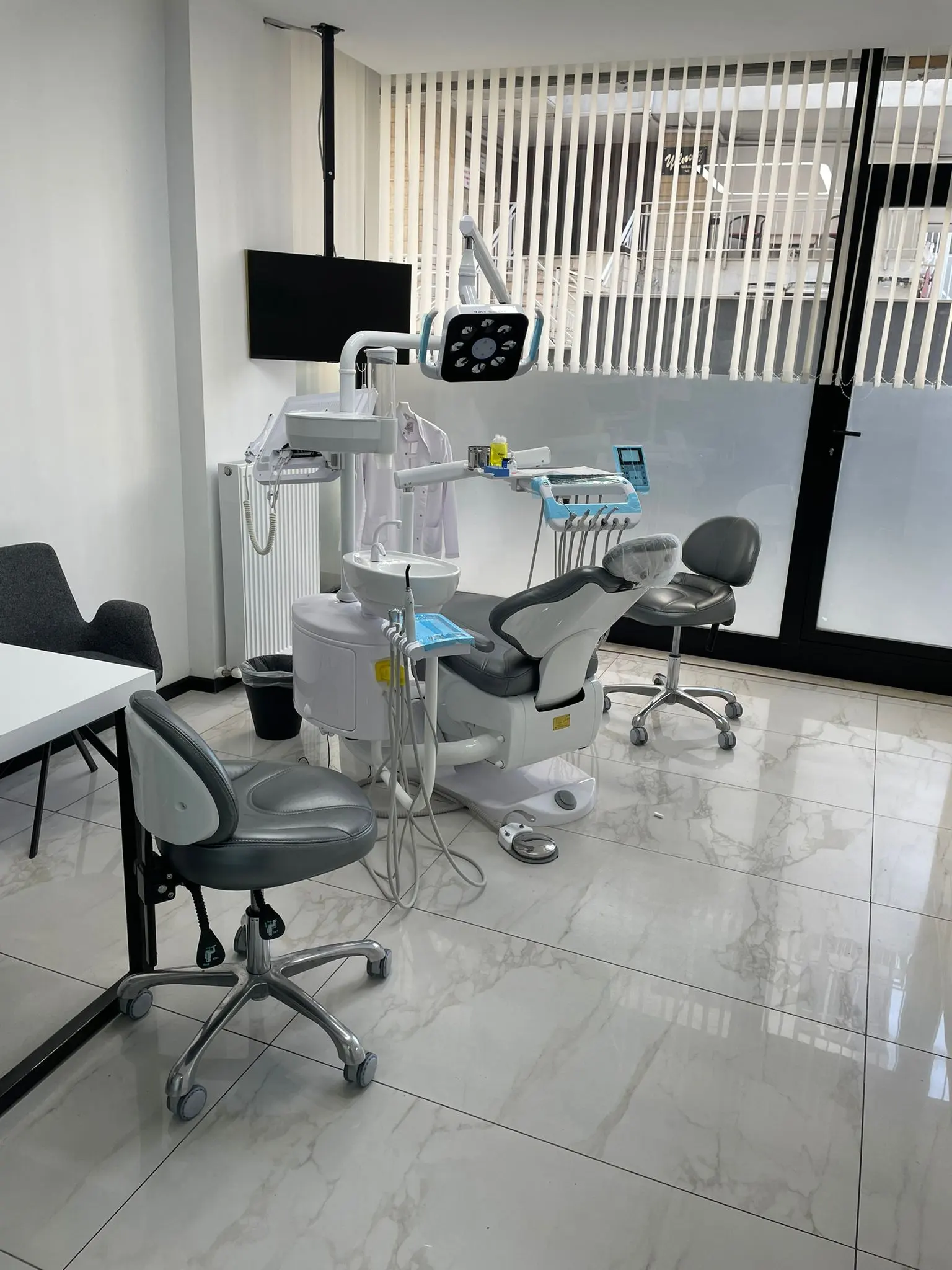 Clinic-provided photograph of Master Dental Clinic