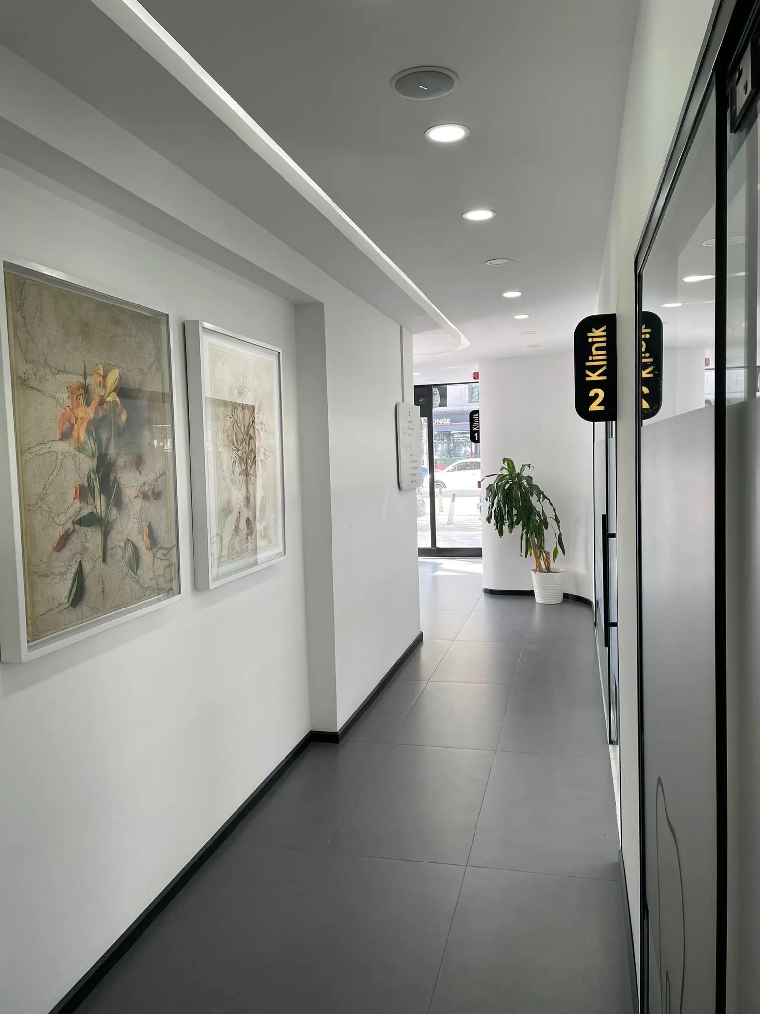 Clinic-provided photograph of Master Dental Clinic