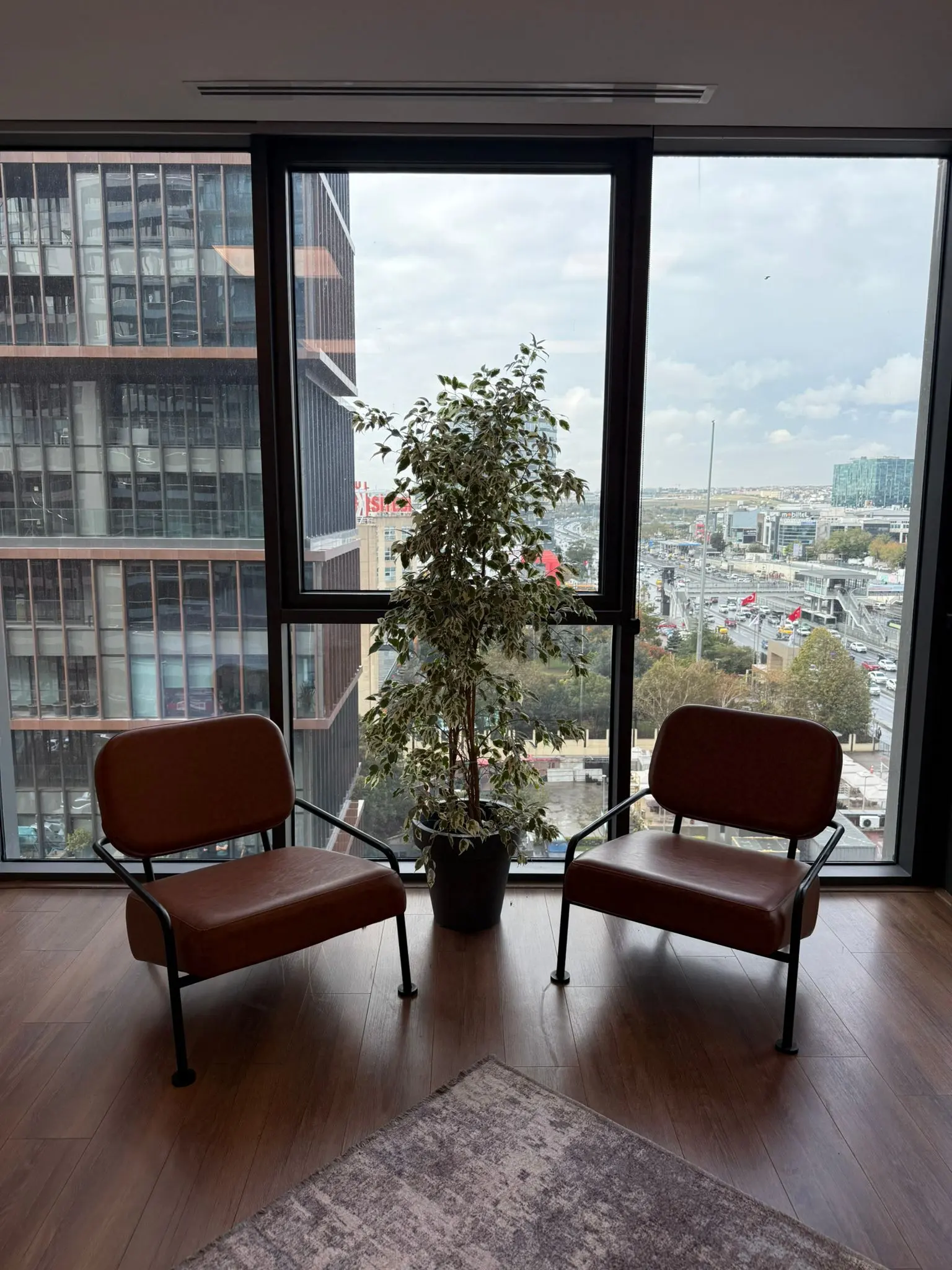 Clinic-provided photograph of Dr Veysel Özcan