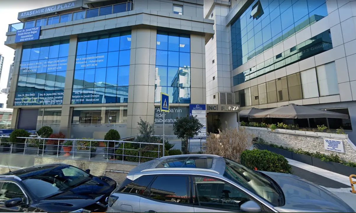 Clinic-provided photograph of Prof. Dr Şenol Polat