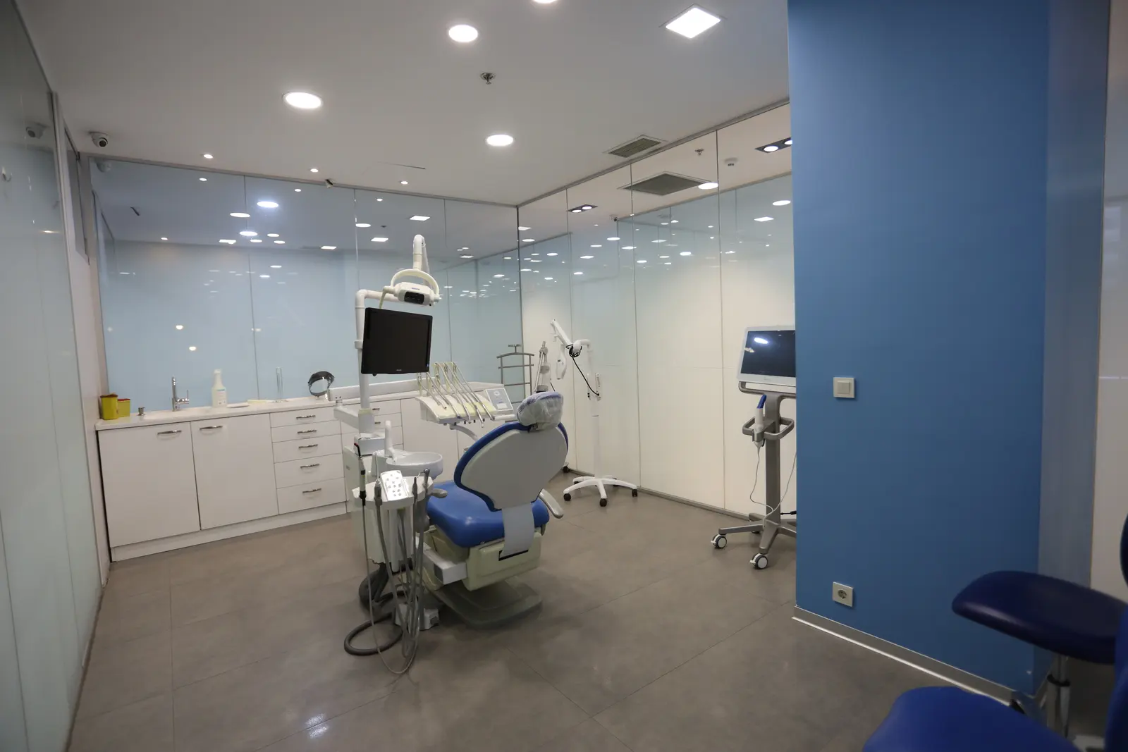 Clinic-provided photograph of Perident Dental Clinic