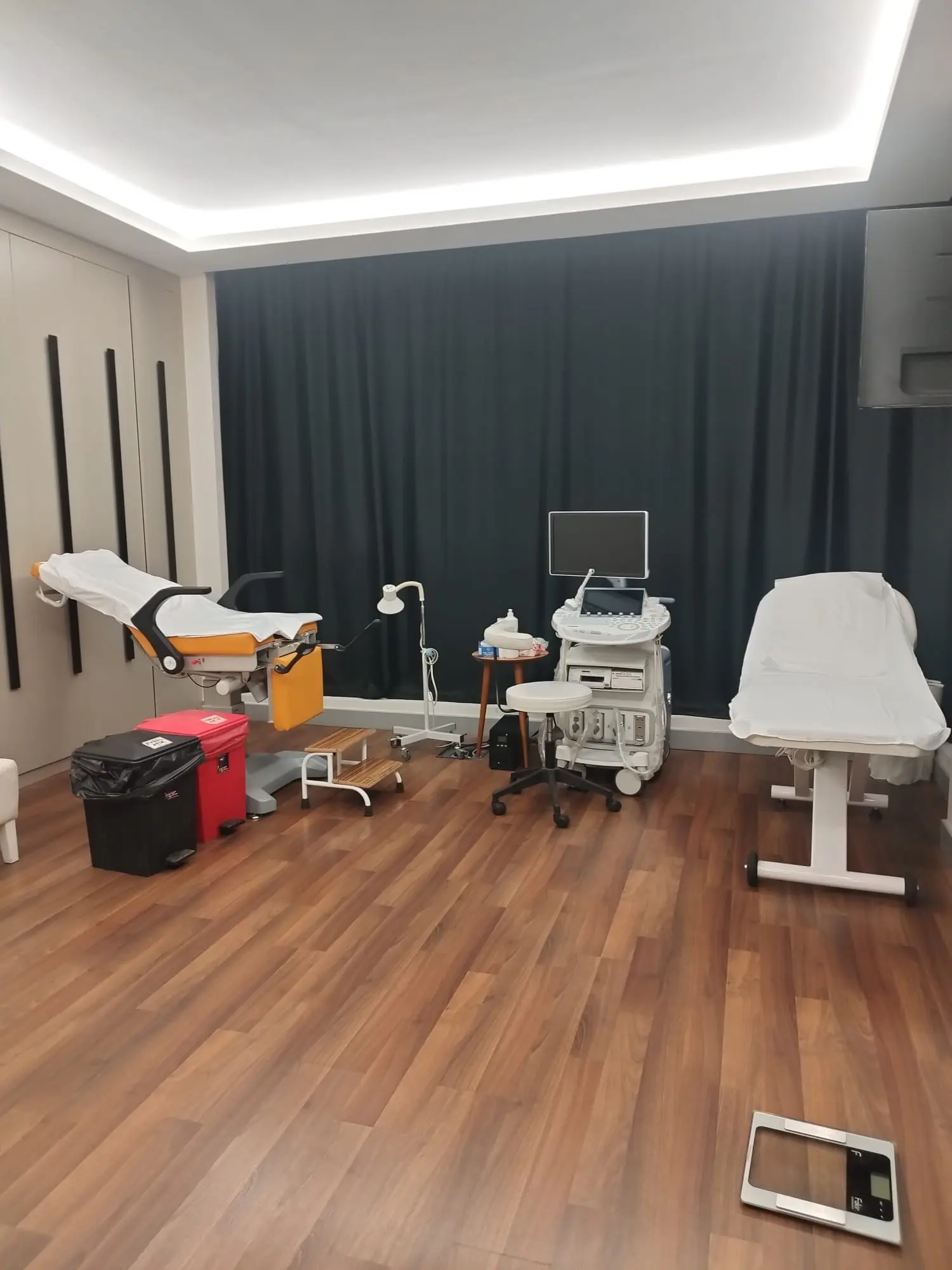 Clinic-provided photograph of Dr Bülent Gürhan Kahraman