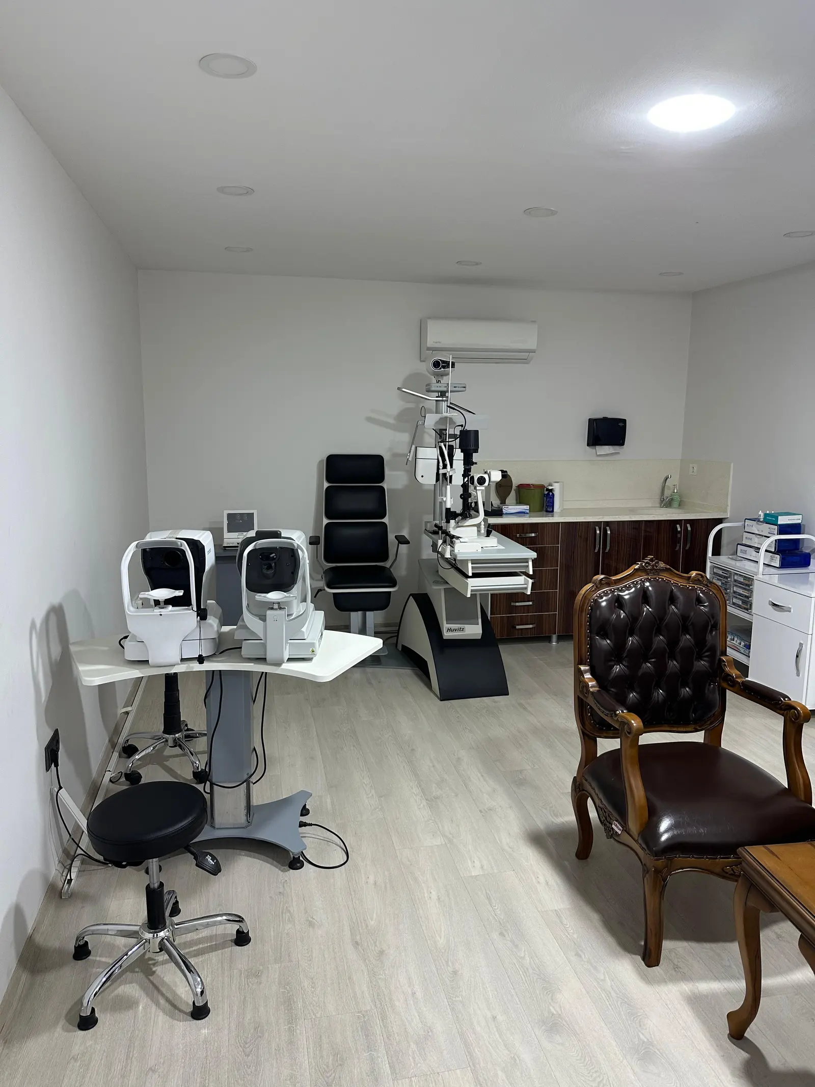 Clinic-provided photograph of Dr Gönül Erdoğan