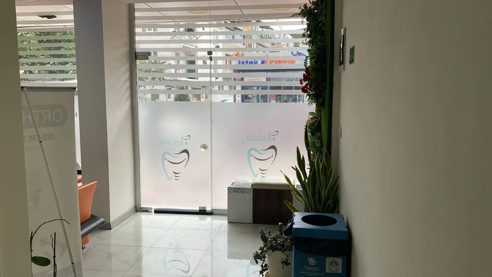 Von der Klinik bereitgestelltes Foto von Dentalia Zahnklinik