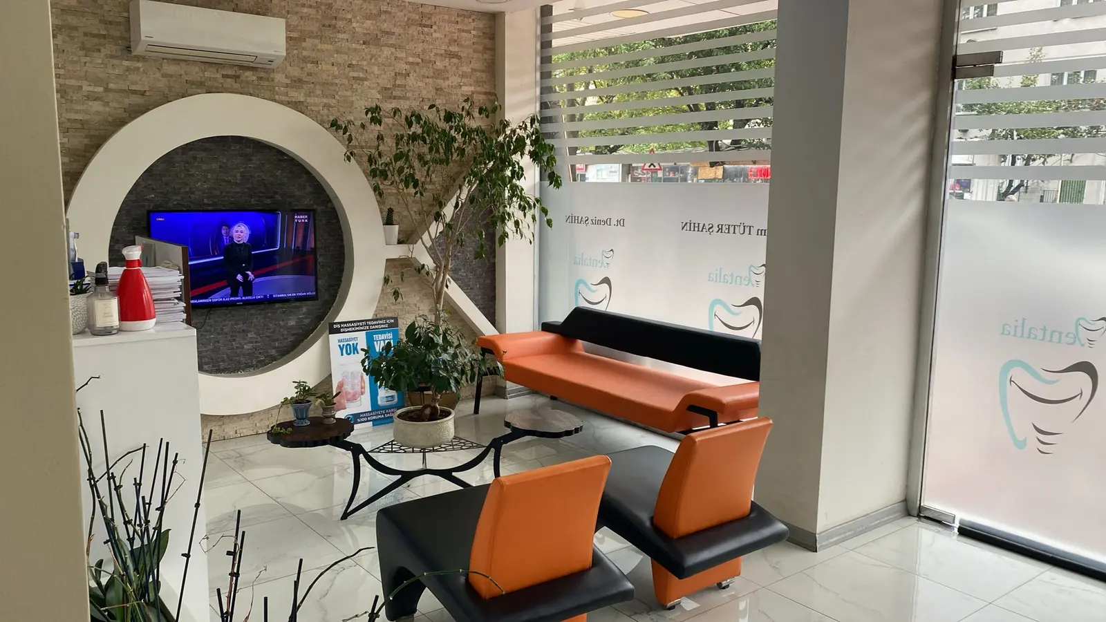 Von der Klinik bereitgestelltes Foto von Dentalia Zahnklinik