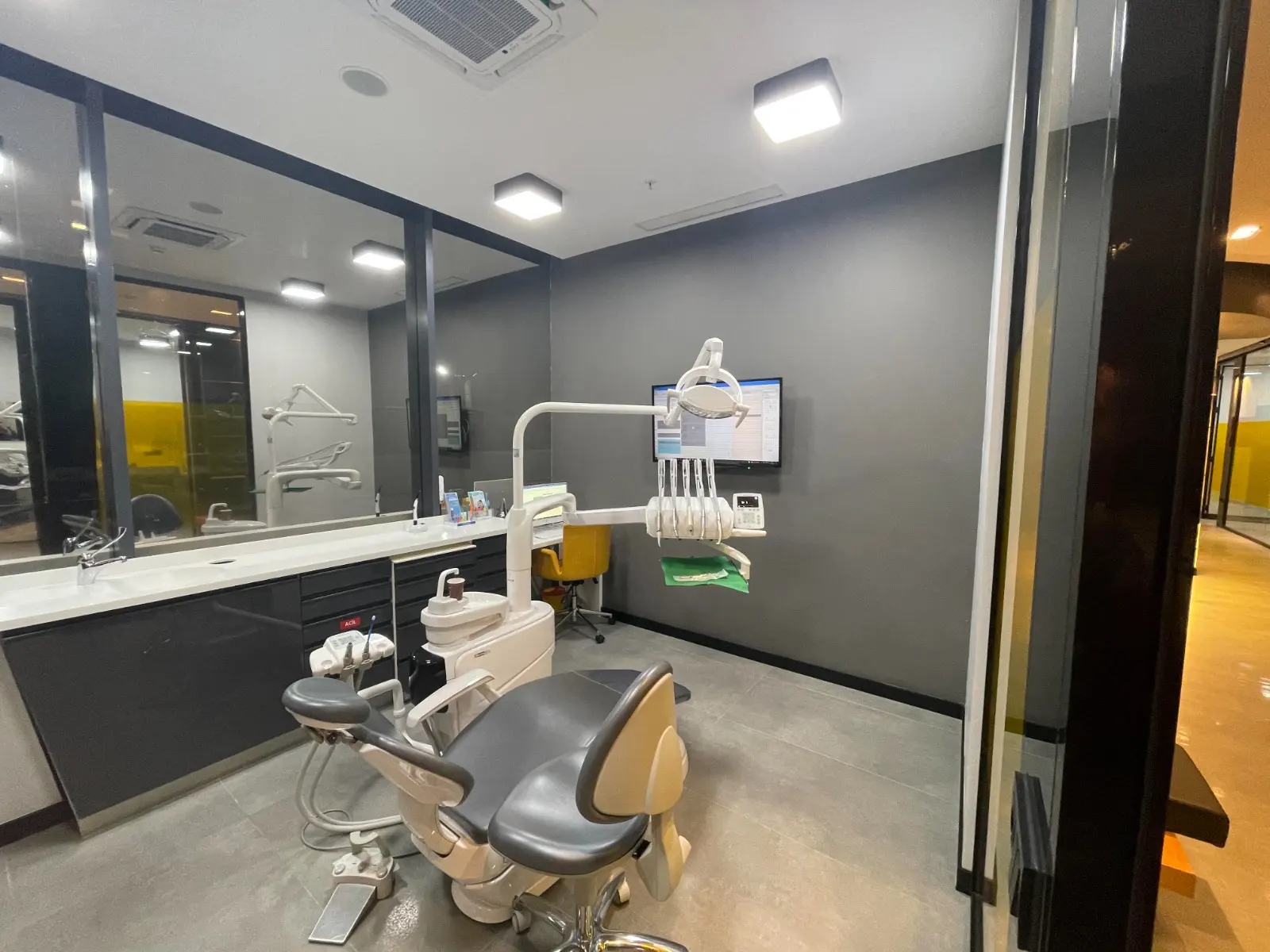 Von der Klinik bereitgestelltes Foto von A Bir Zahnklinik