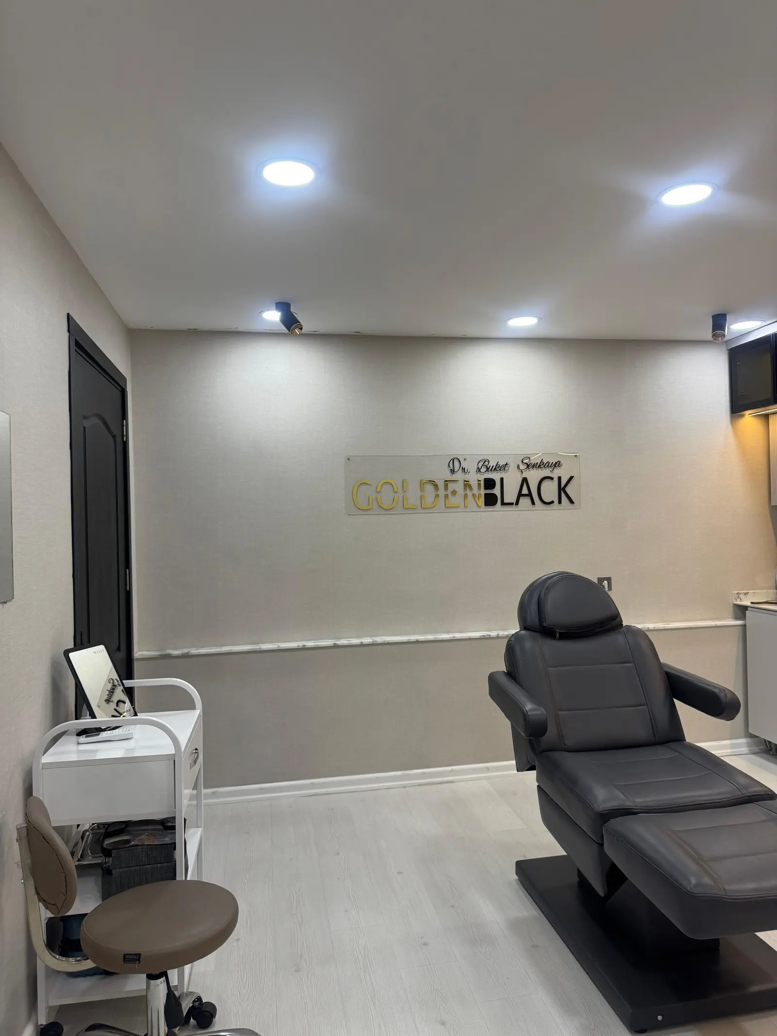 Clinic-provided photograph of Dr Buket Şenkaya