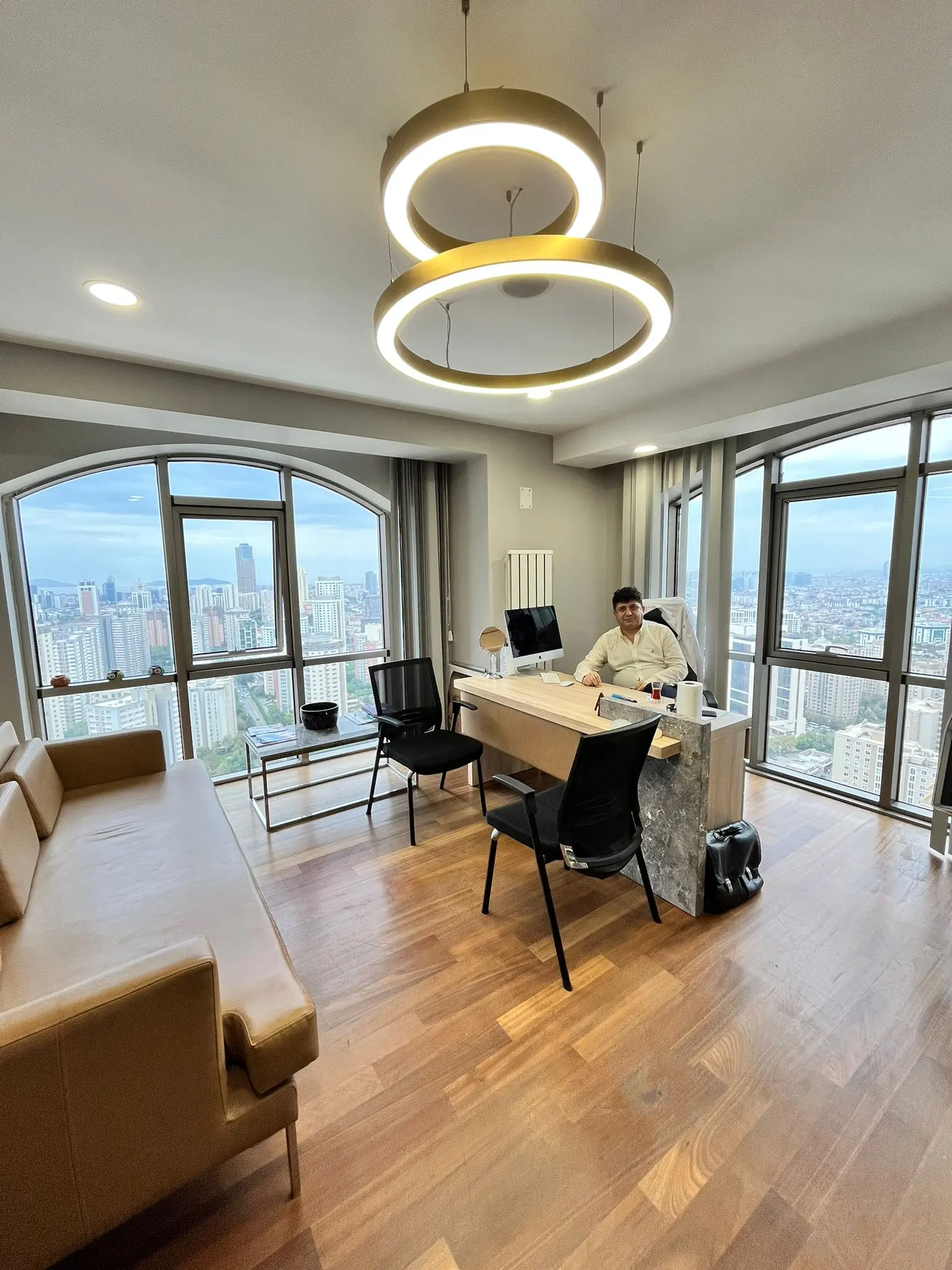 Von der Klinik bereitgestelltes Foto von Dr. Ali Cemal Yılmaz