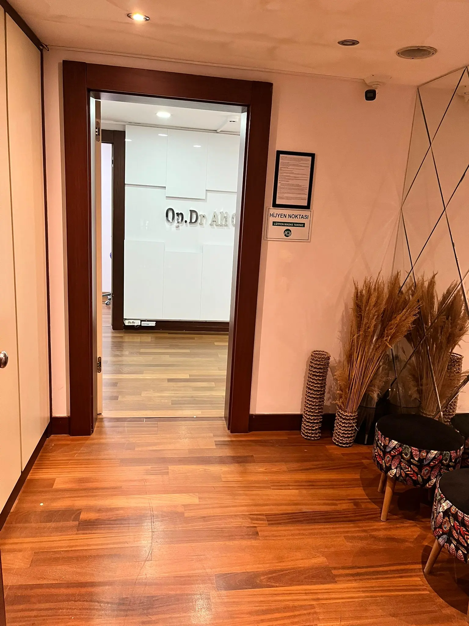 Von der Klinik bereitgestelltes Foto von Dr. Ali Cemal Yılmaz