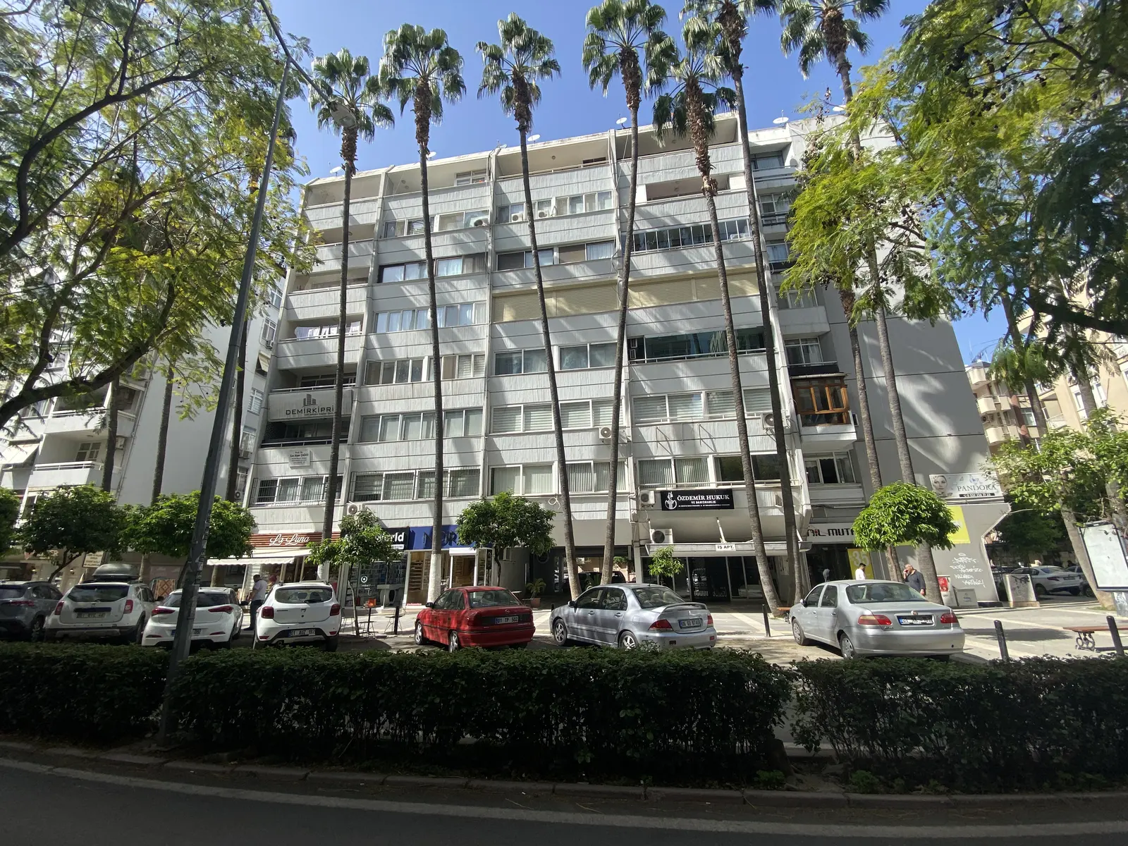 Clinic-provided photograph of Prof. Dr Can Alper Çağıcı