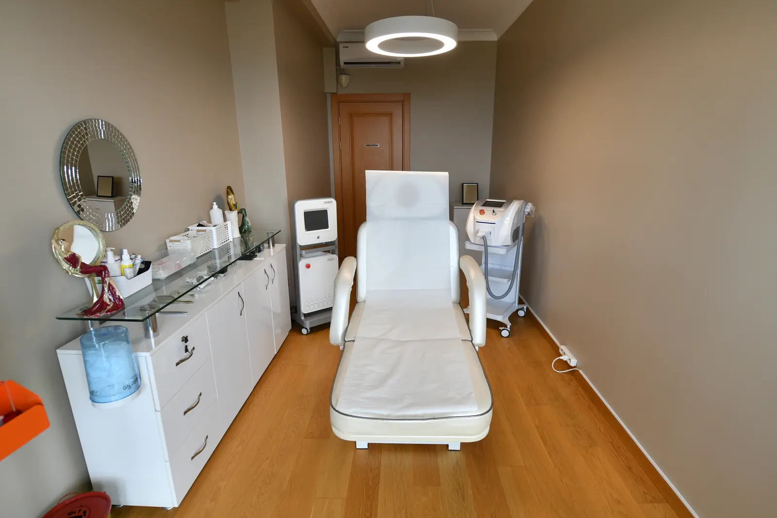Clinic-provided photograph of Dr Gönül Ateşsaçan