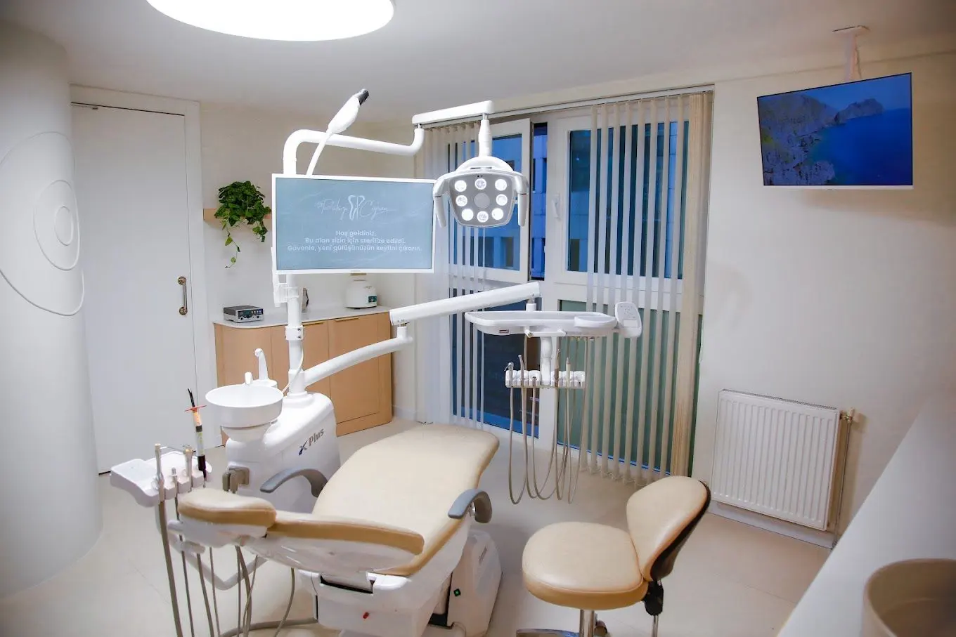 Clinic-provided photograph of Dr Pakize Ceyran Gençer