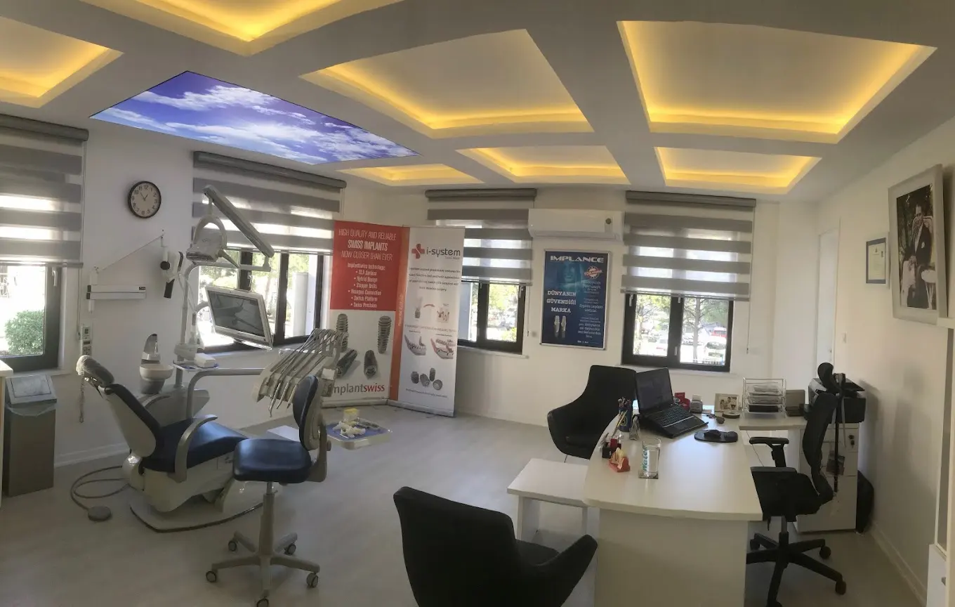 Clinic-provided photograph of Dr Halil Kamil Tellioğlu
