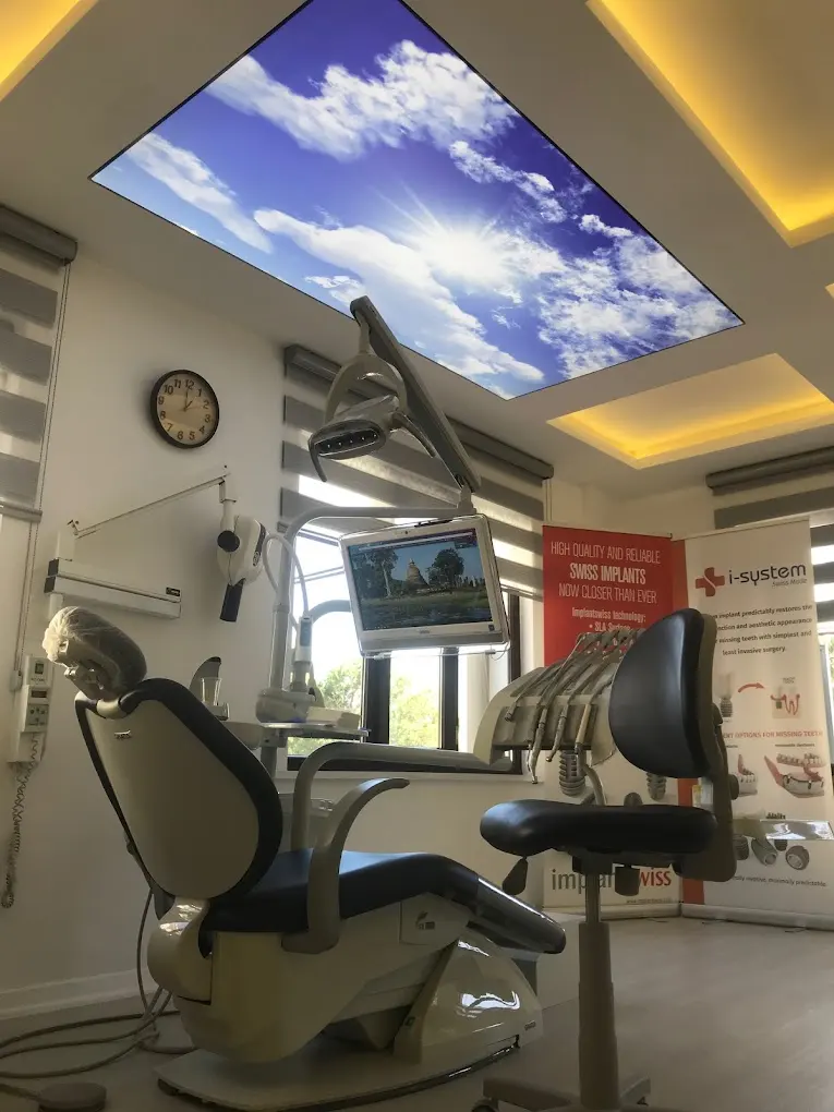 Clinic-provided photograph of Dr Halil Kamil Tellioğlu