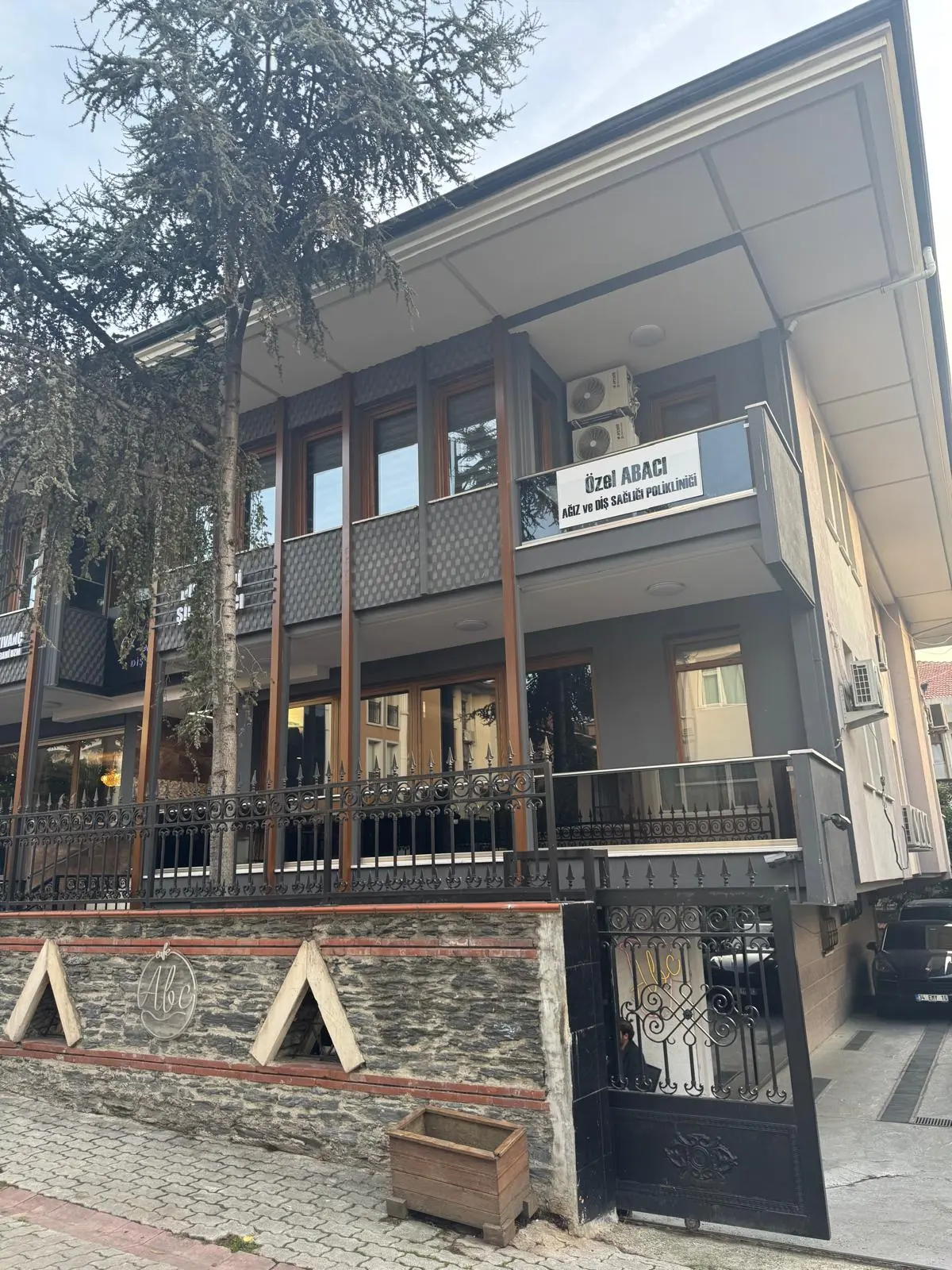Clinic-provided photograph of Abacı Dental Clinic