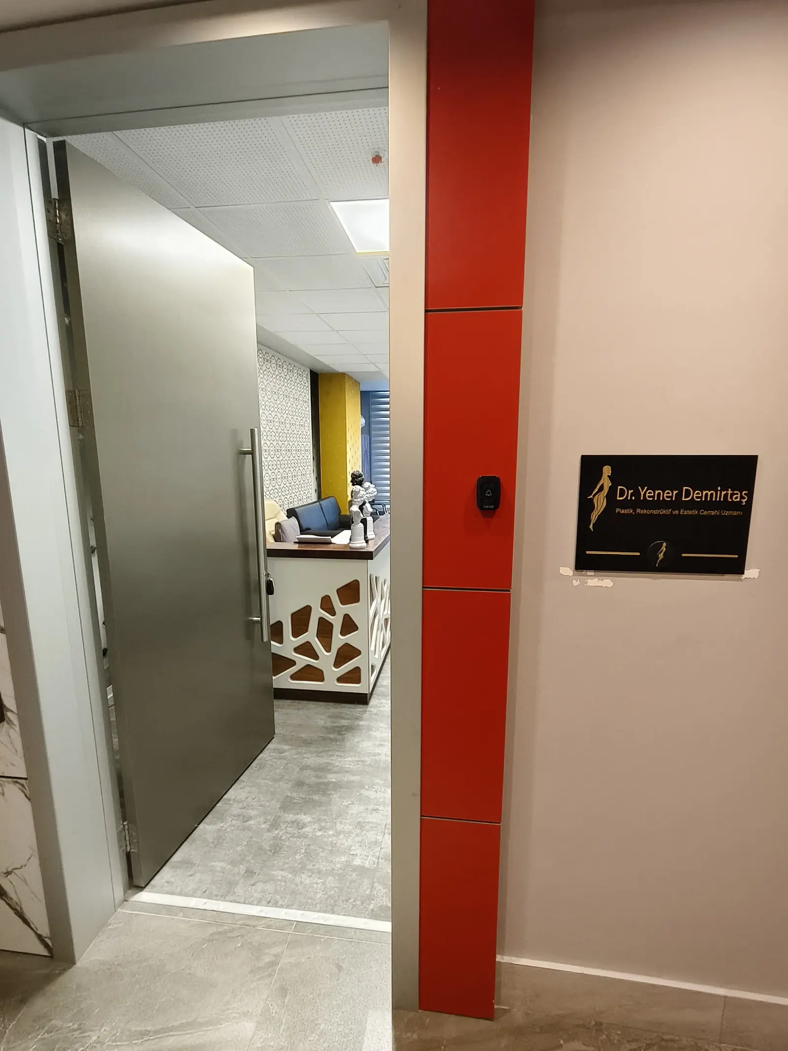 Clinic-provided photograph of Assoc. Prof. Dr Yener Demirtaş