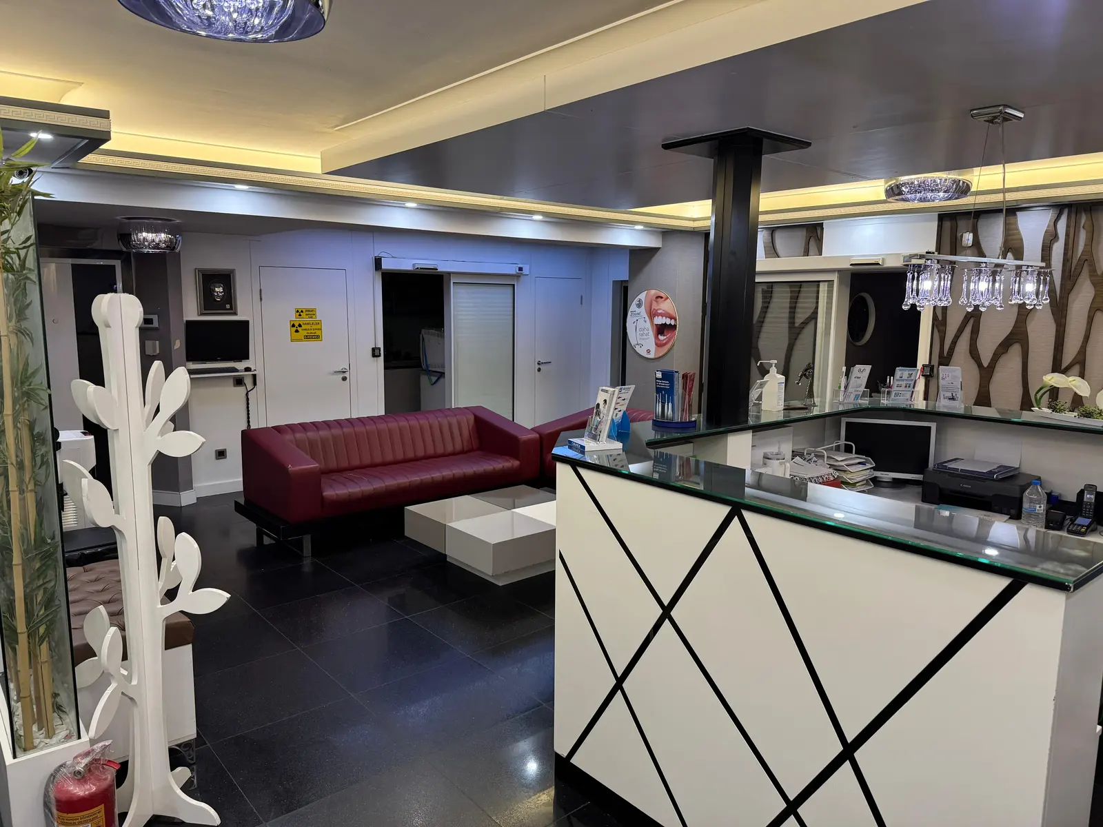Clinic-provided photograph of Dr İlgar Adiloğlu