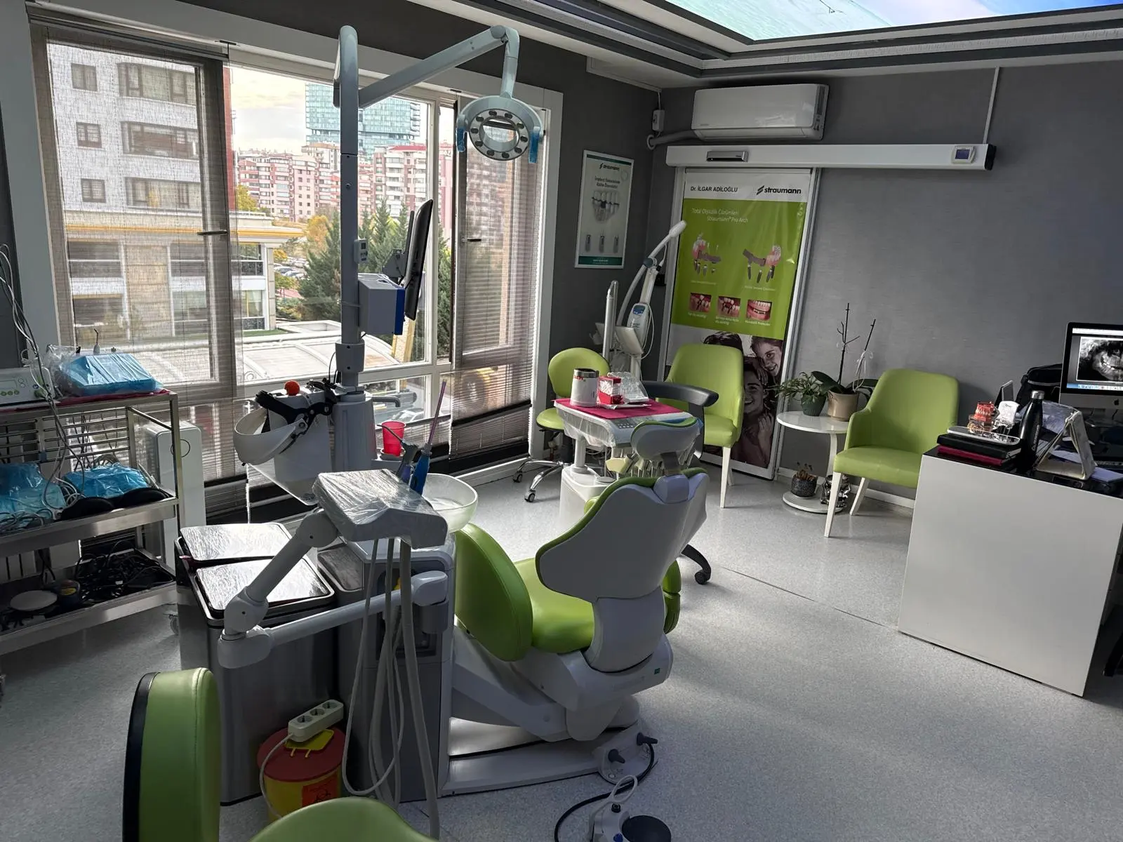 Clinic-provided photograph of Dr İlgar Adiloğlu
