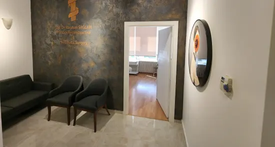 Von der Klinik bereitgestelltes Foto von Dr. İbrahim Sağlam